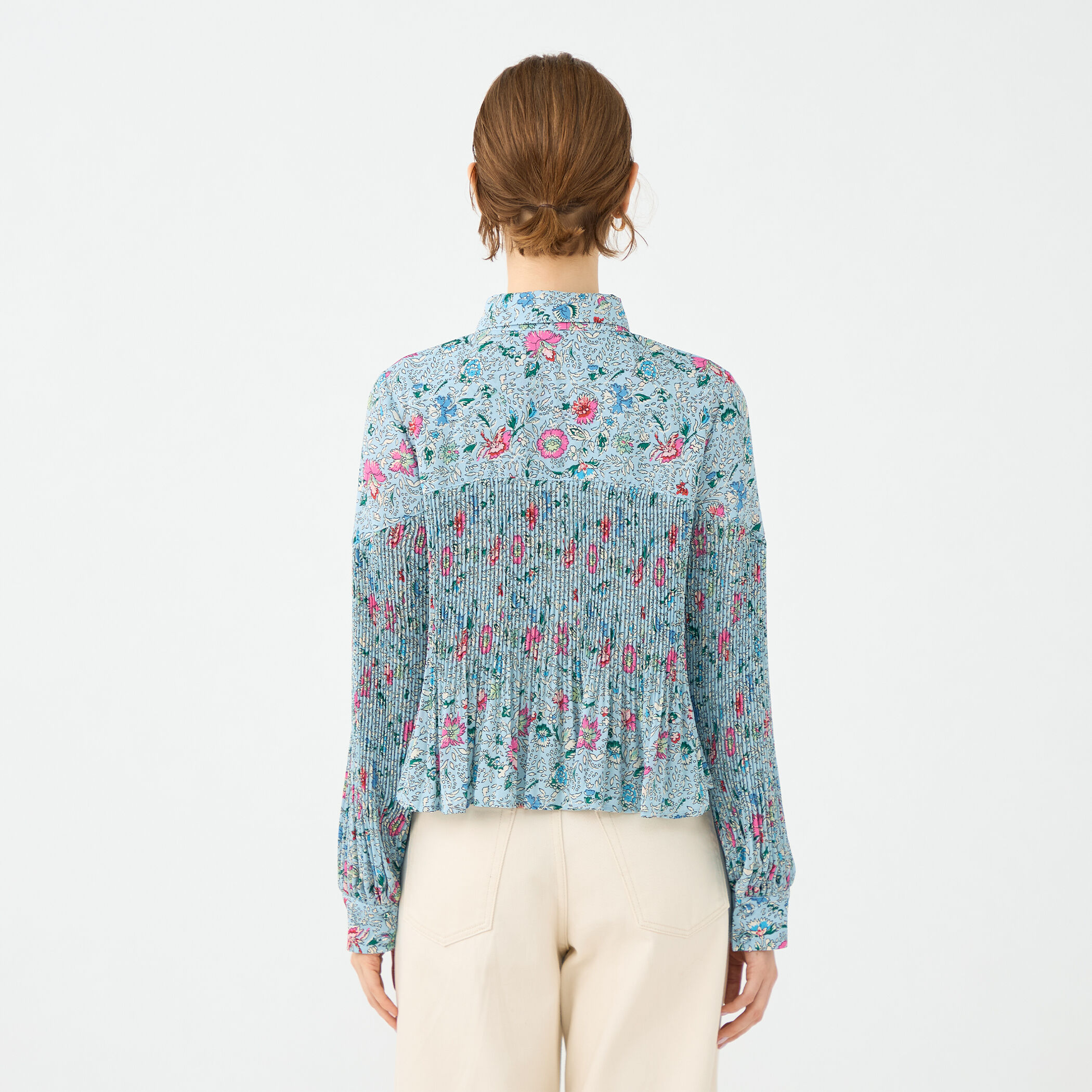 ポリエステルプリーツ レギュラーカラーブラウス｜トゥモローランド