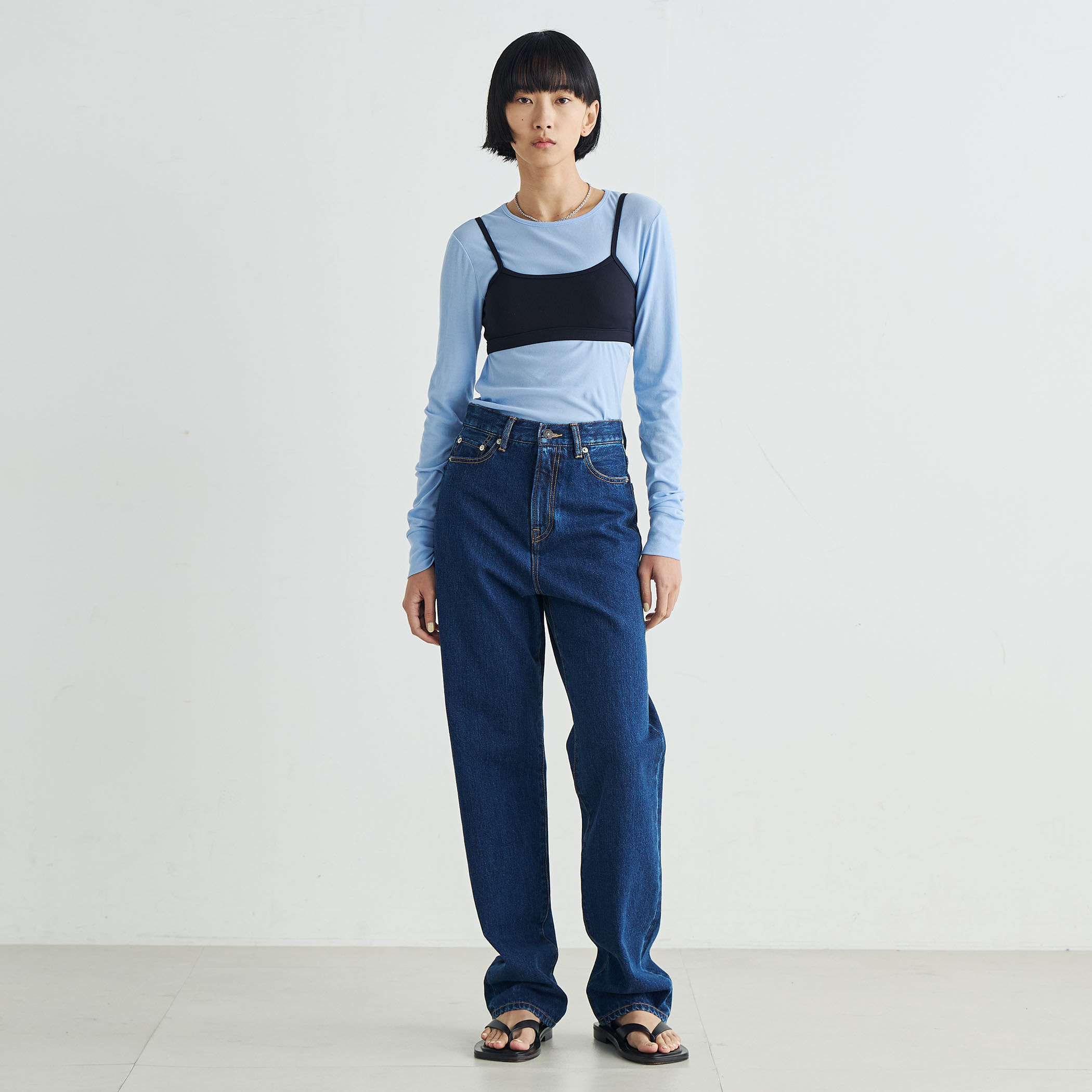 エッセンシャルデニム ストレートパンツ｜トゥモローランド 公式サイト