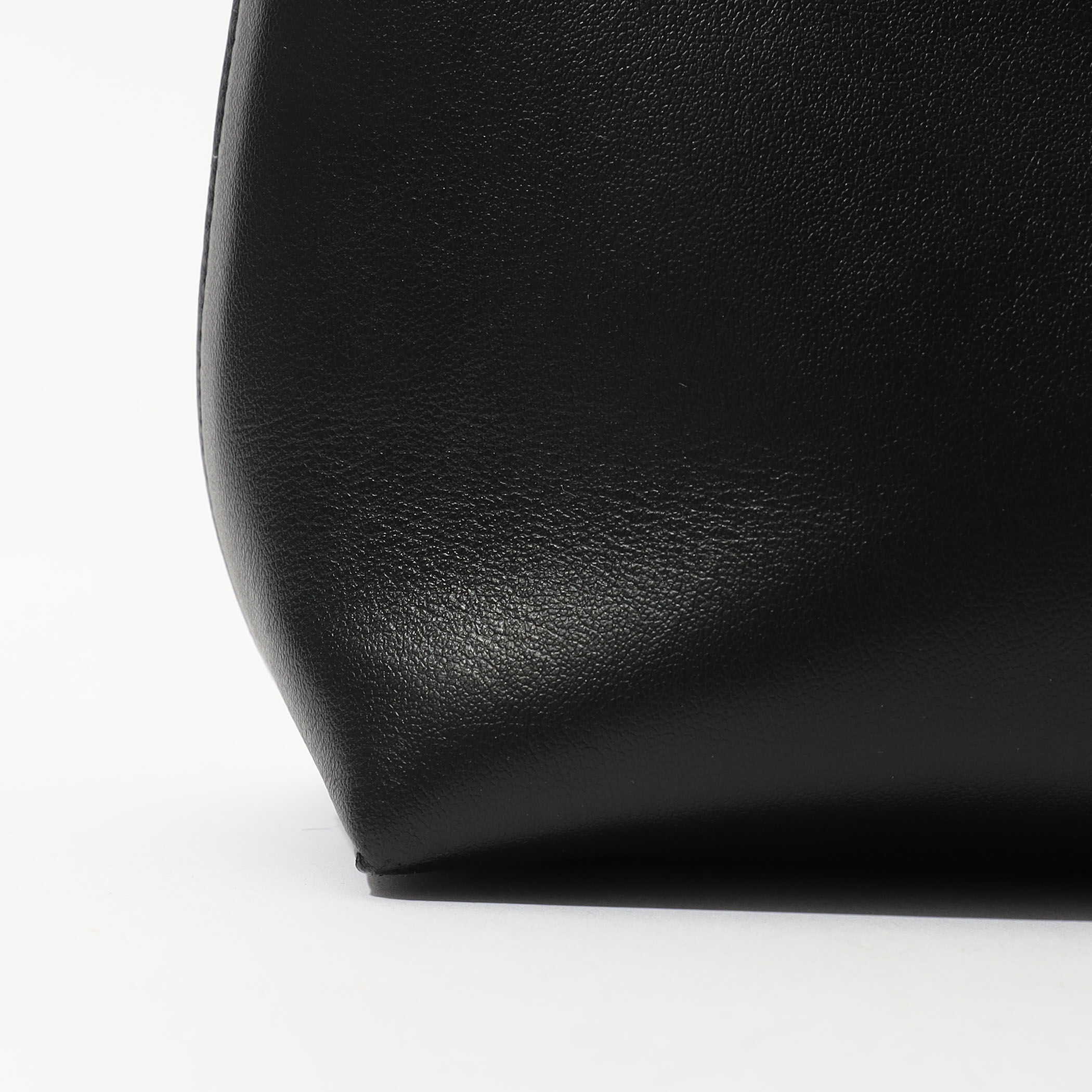 【関税込み】Courreges ブラック Holy Day レザー トートバッグ 送料無料】Courrèges [クレージュ] /HOLY DAY TOTE BAG