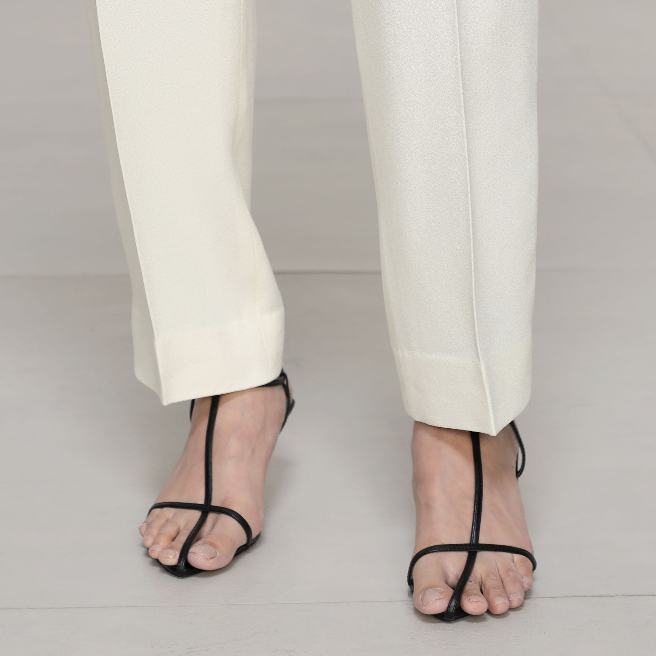 レーヨンアムンゼン テーパードパンツ｜トゥモローランド 公式通販