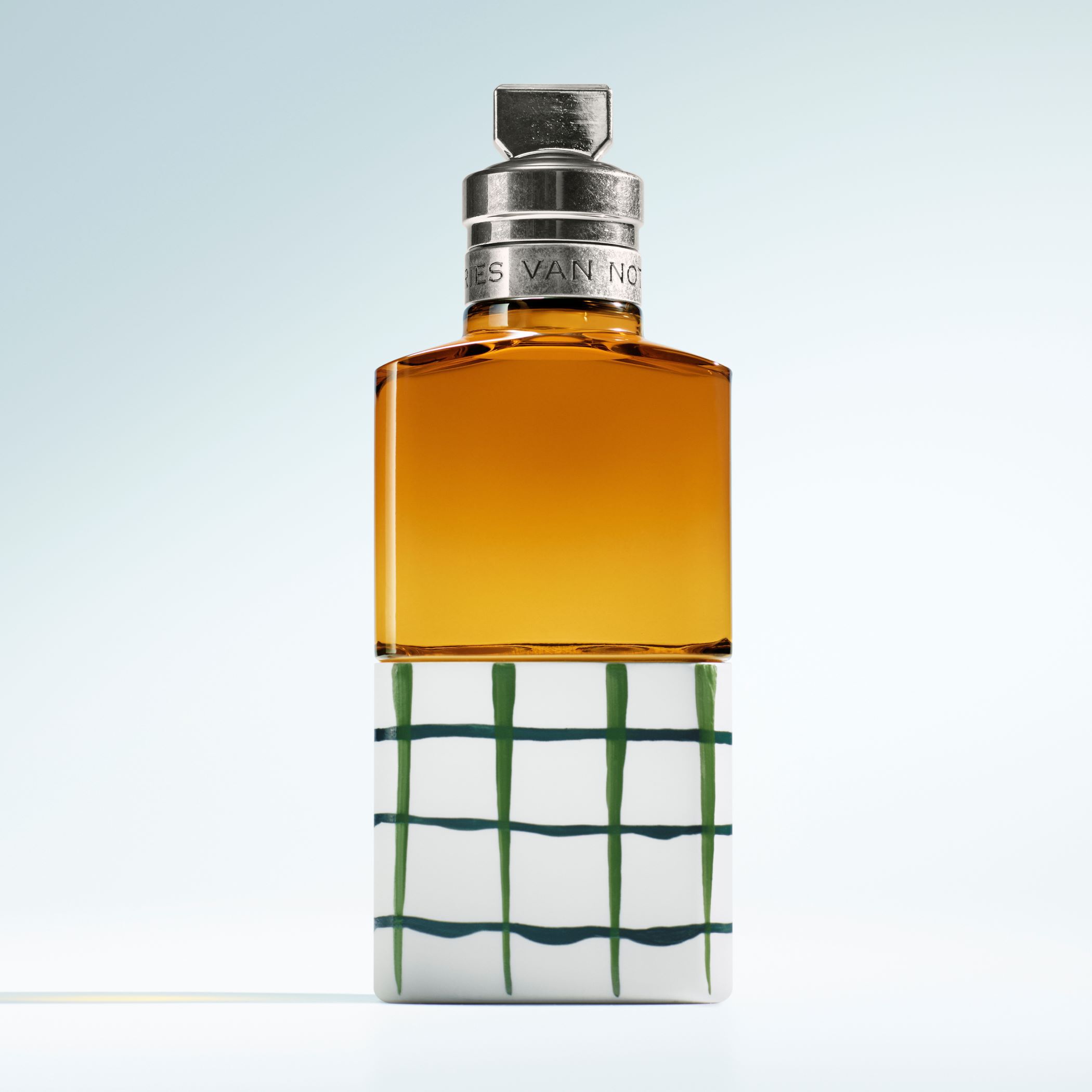 【100ML】DRIES VAN NOTEN カモミーユ サタン Camomille Satin Eau de Parfum, 100 mL by Dries Van Noten on Sale