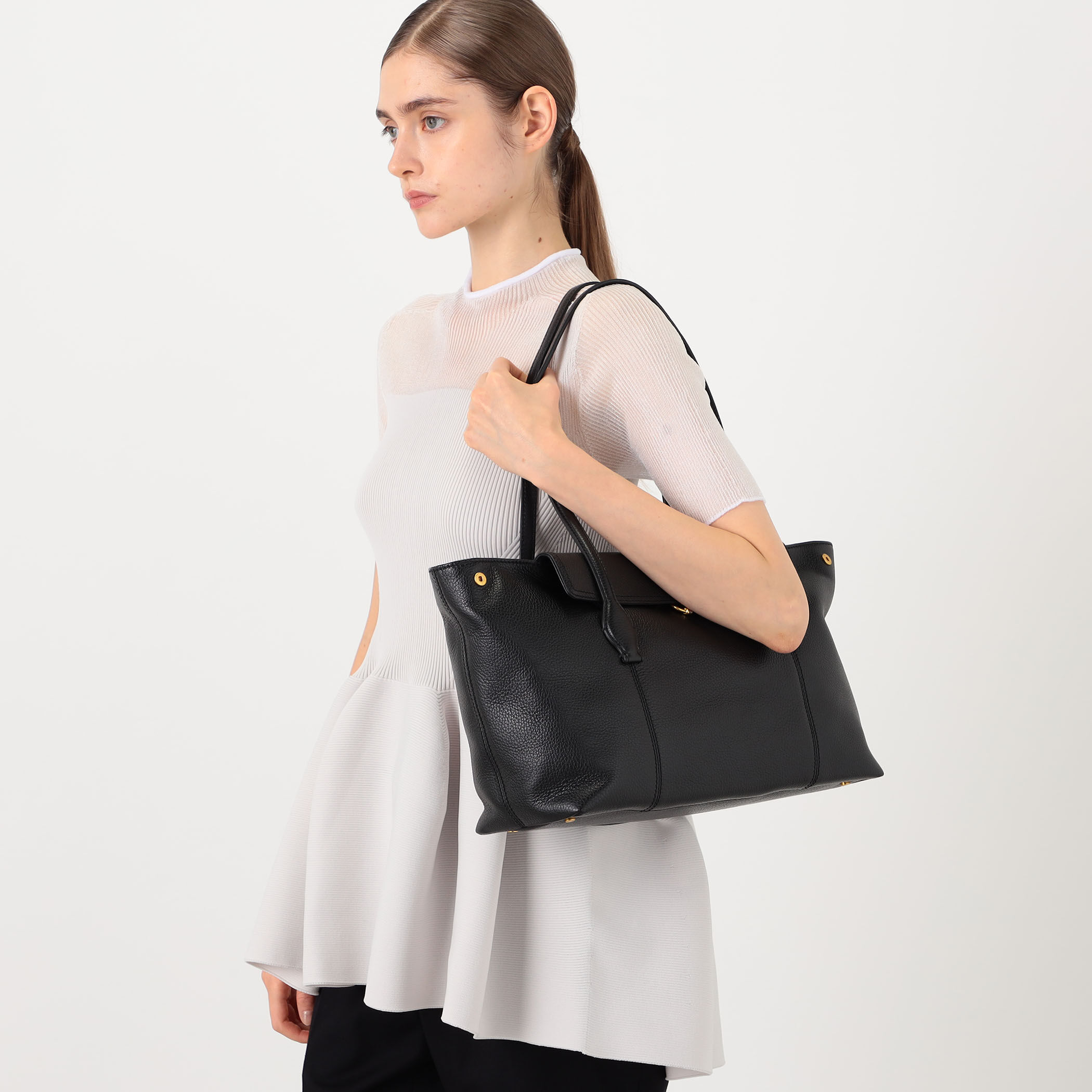 GIANNI CHIARINI VICKY ショルダーバッグ｜トゥモローランド 公式サイト