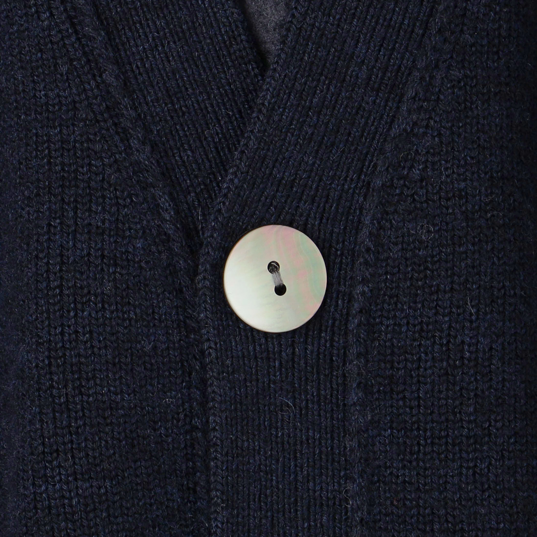 ウーステッドダブルフェイス Vネックカーディガン｜トゥモローランド