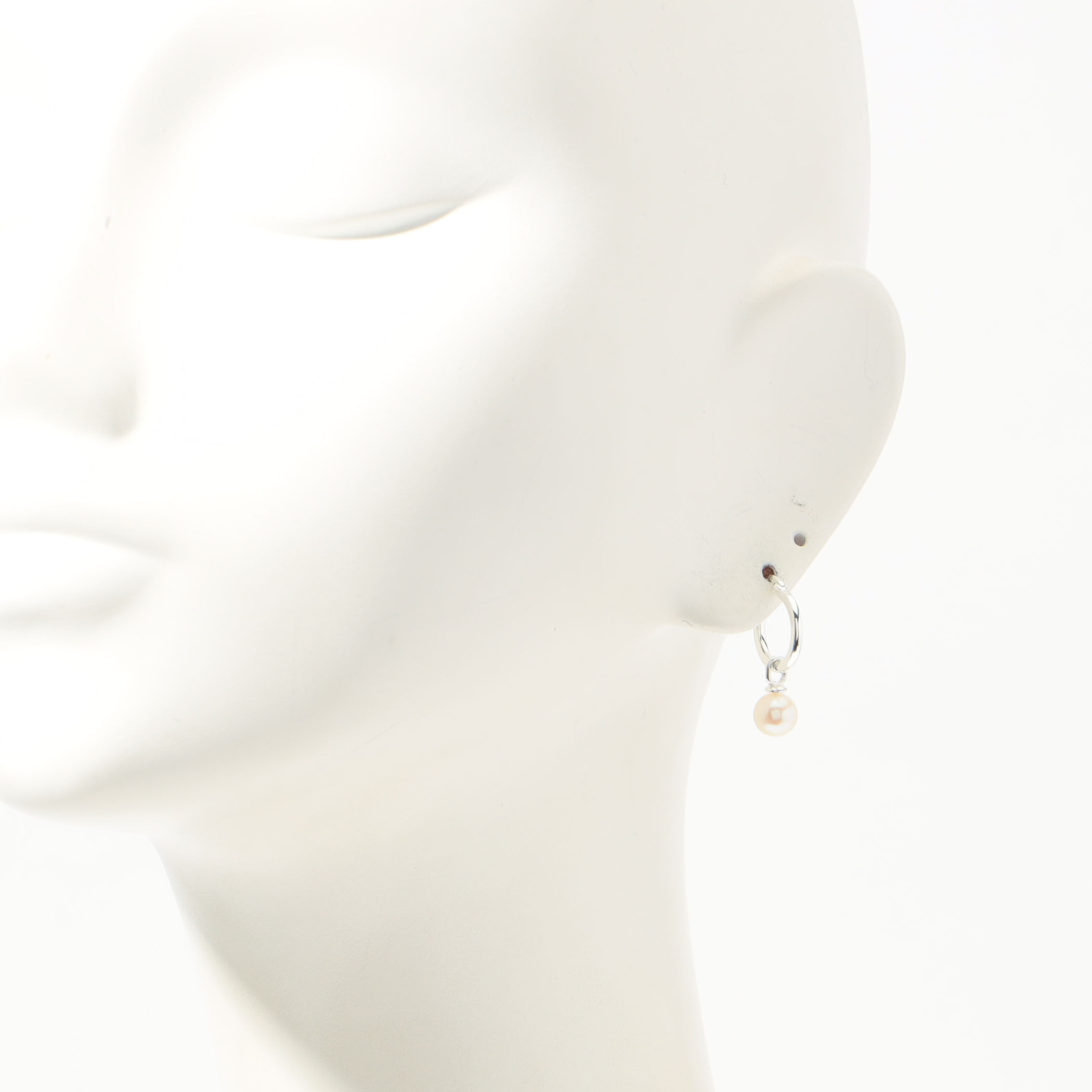 HAtton Labs ホワイトパール フープピアス｜トゥモローランド 公式通販