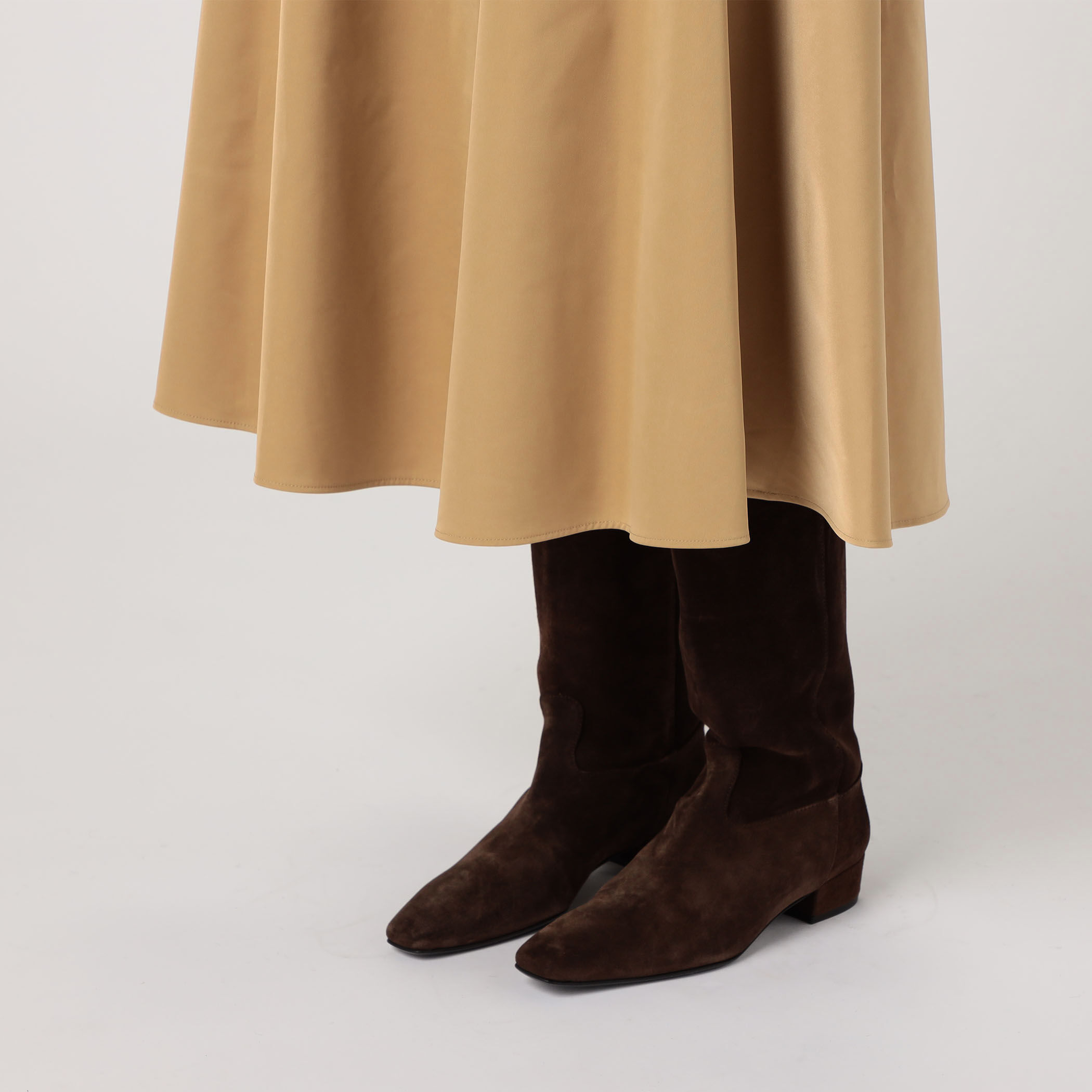 ダブルサテン タックギャザーフレアスカート｜トゥモローランド 公式通販