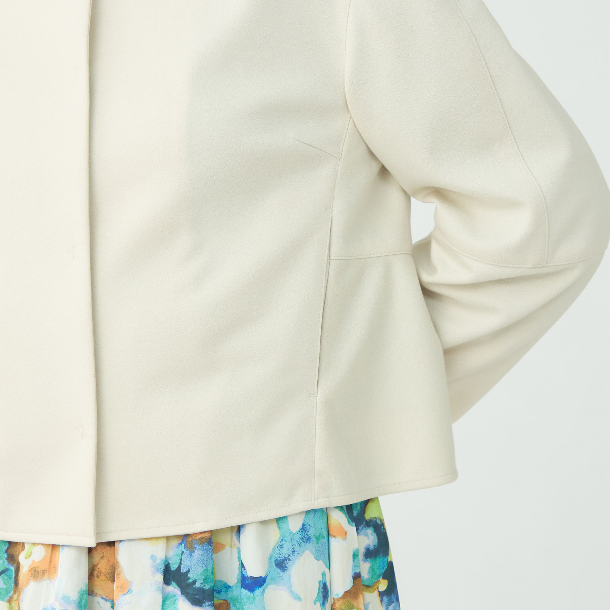 コットンアムンゼン バックペプラムジャケット｜トゥモローランド 公式通販