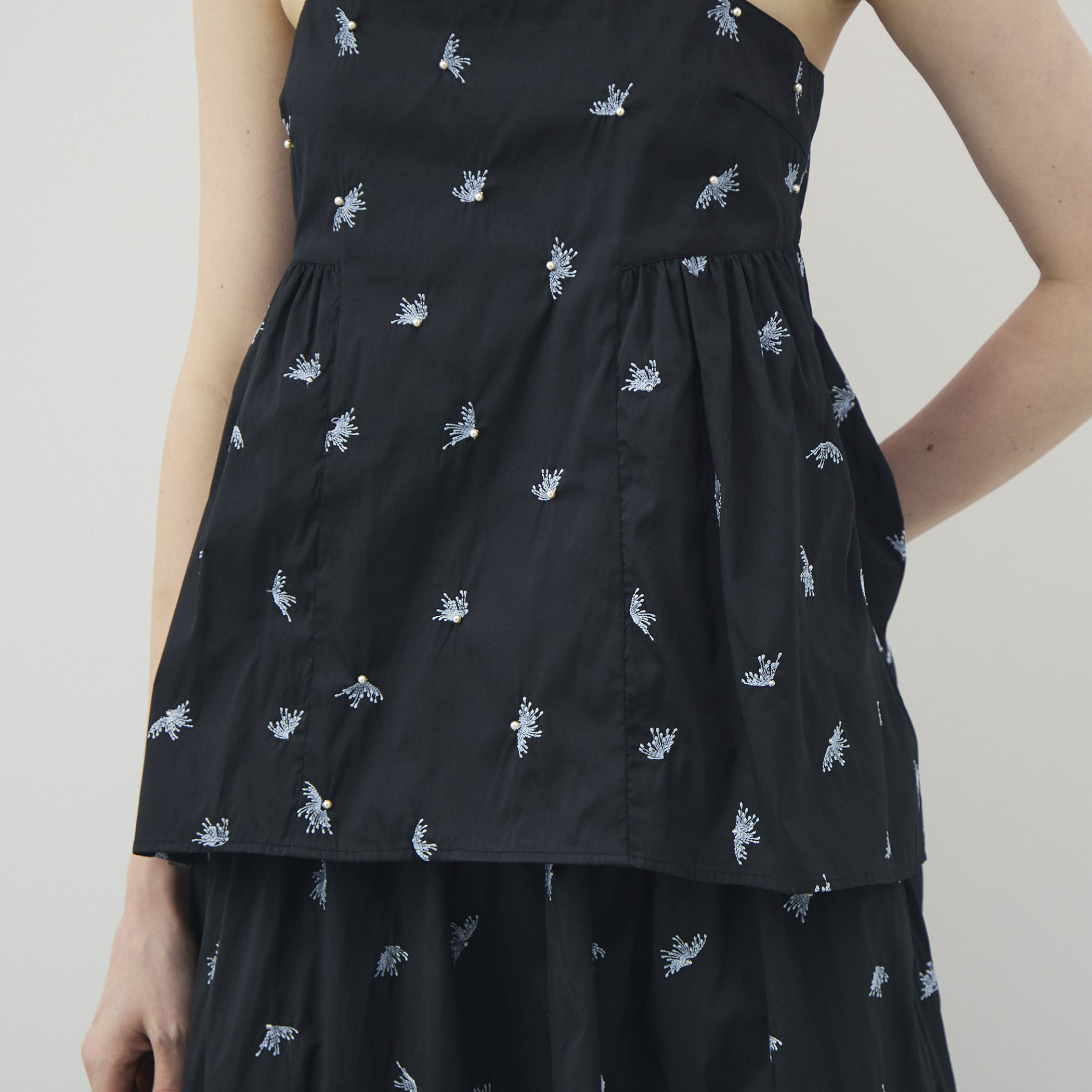 別注】ne Quittez pas BLACK Camisole Embroidery トップス