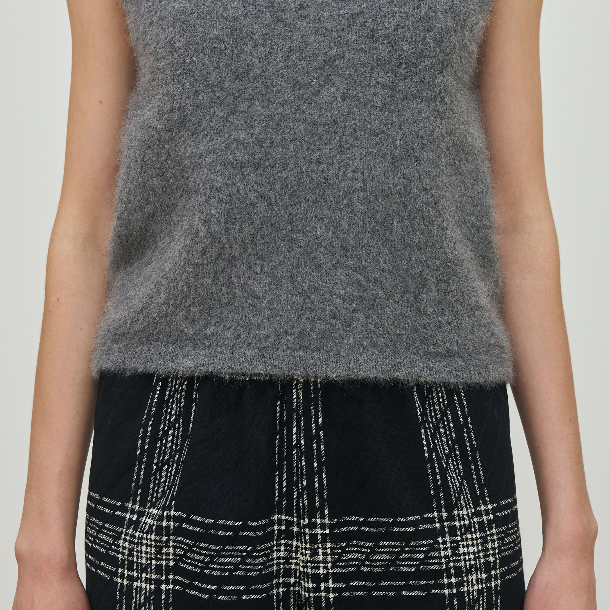 DES PRÉS フォックスカシミヤ ノースリーブニット トゥモローランド