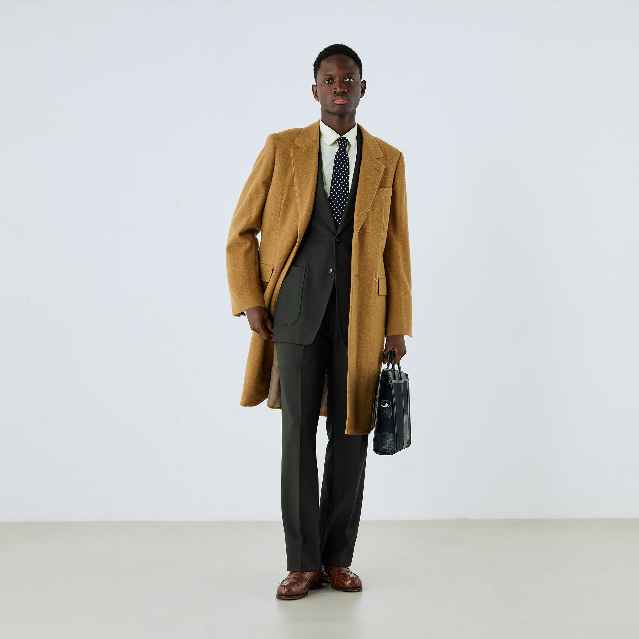 カシミヤビーバー チェスターコート Joshua Ellis｜トゥモローランド