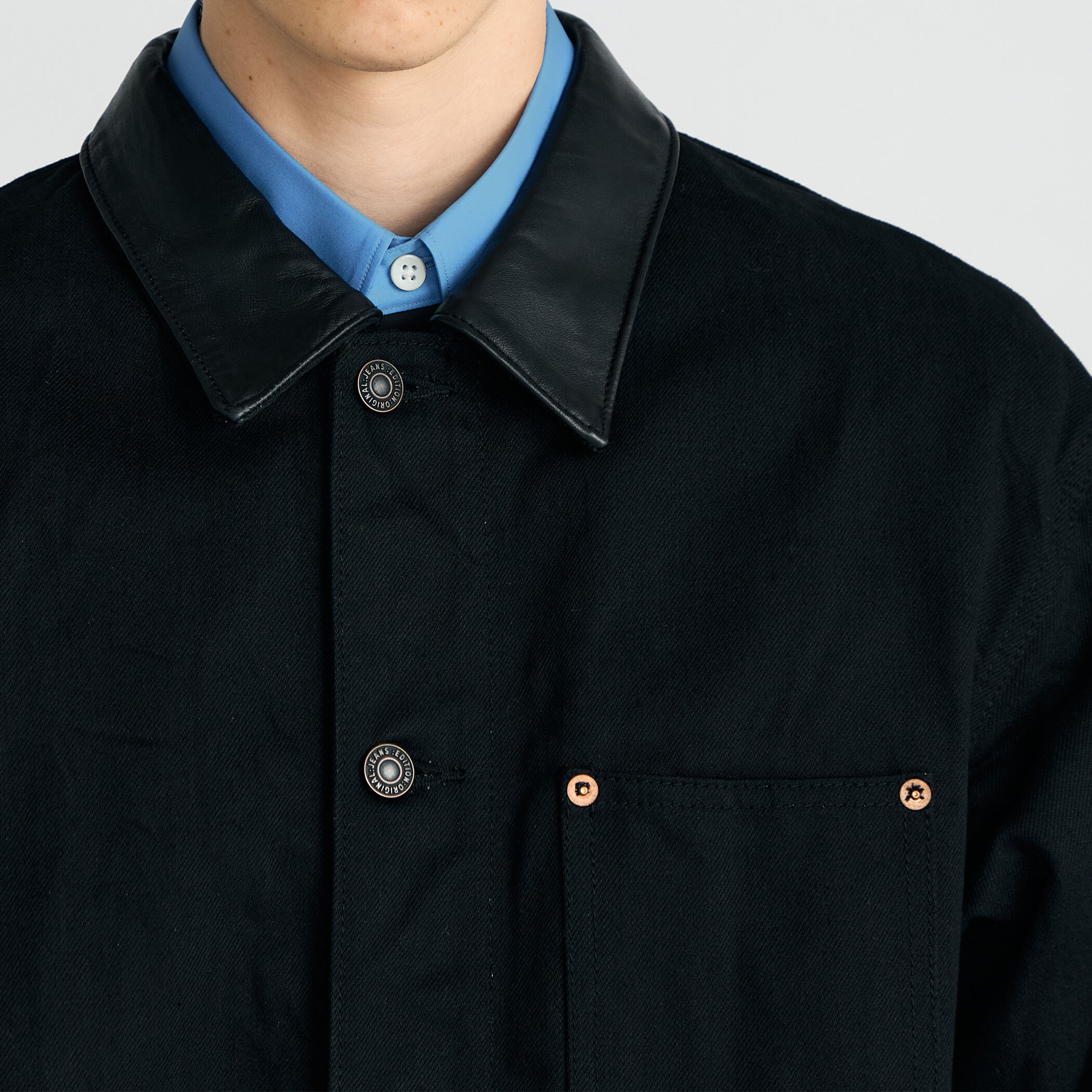 ブラックデニム レザーカラーカバーオール｜トゥモローランド