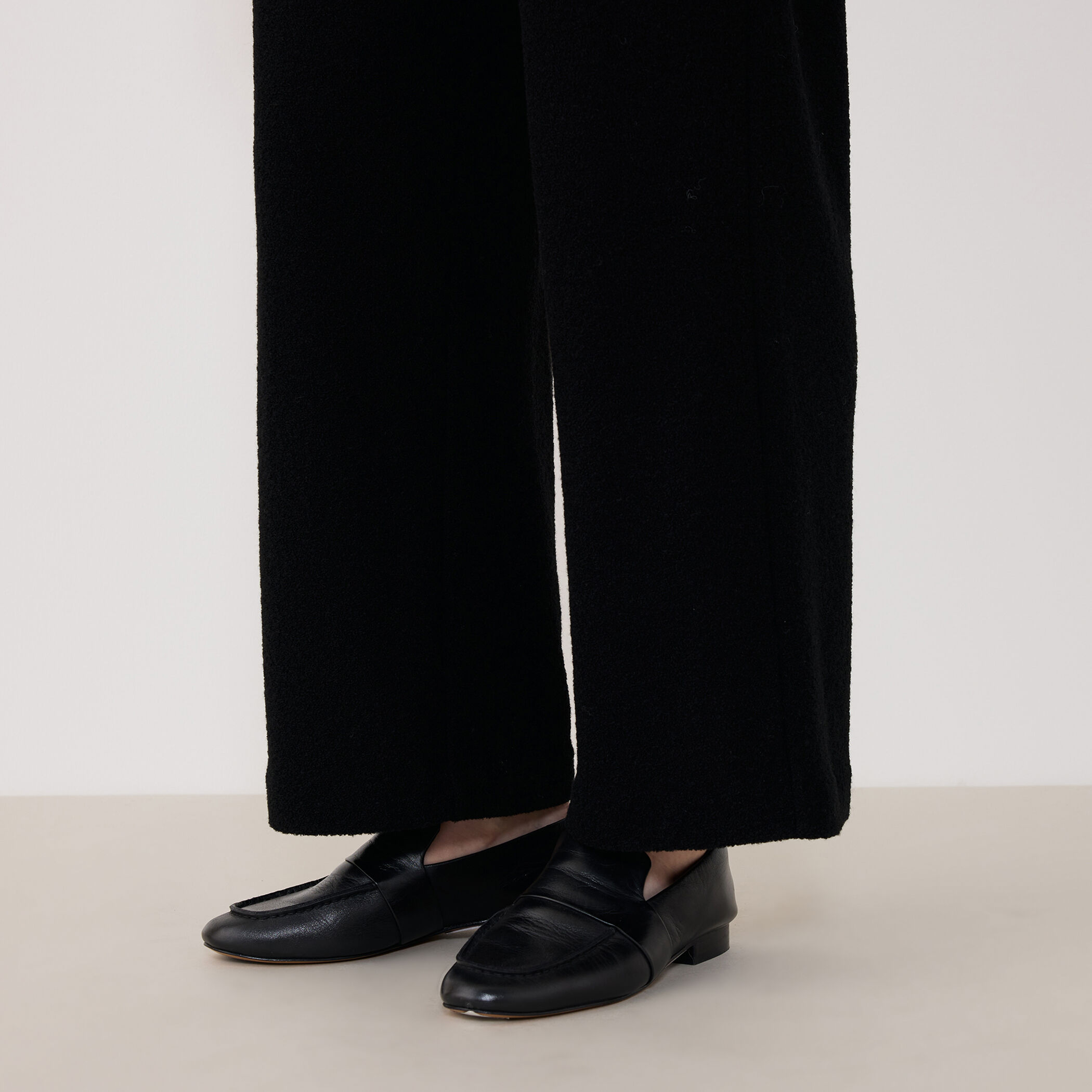 ギャルリーヴィーパンツトゥモローランドレース 黒パンツ サイズ36 ギャルリーヴィーパンツトゥモローランドレース 黒パンツ サイズ36