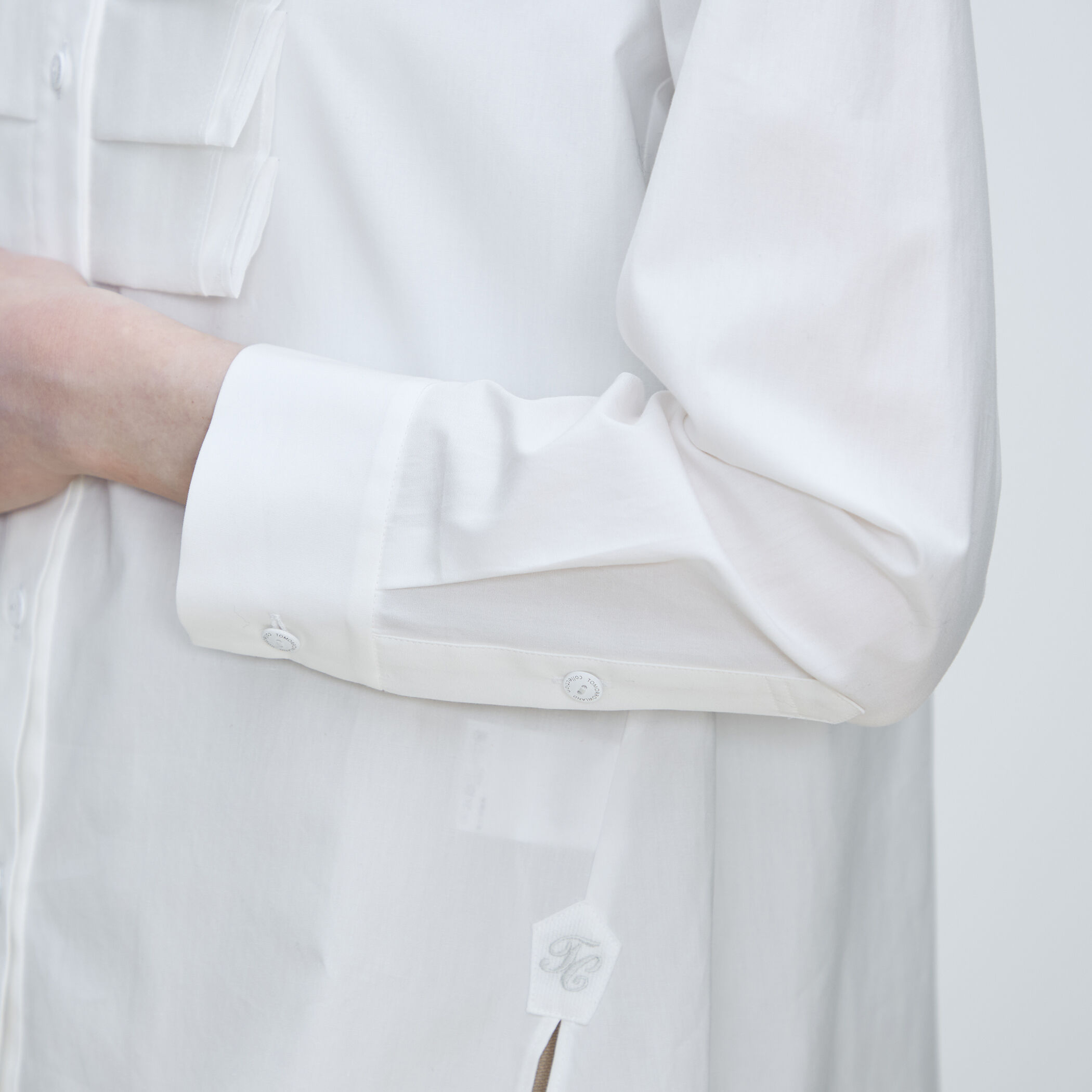 WEB先行予約】コンパクトブロード タックボザムシブラウス