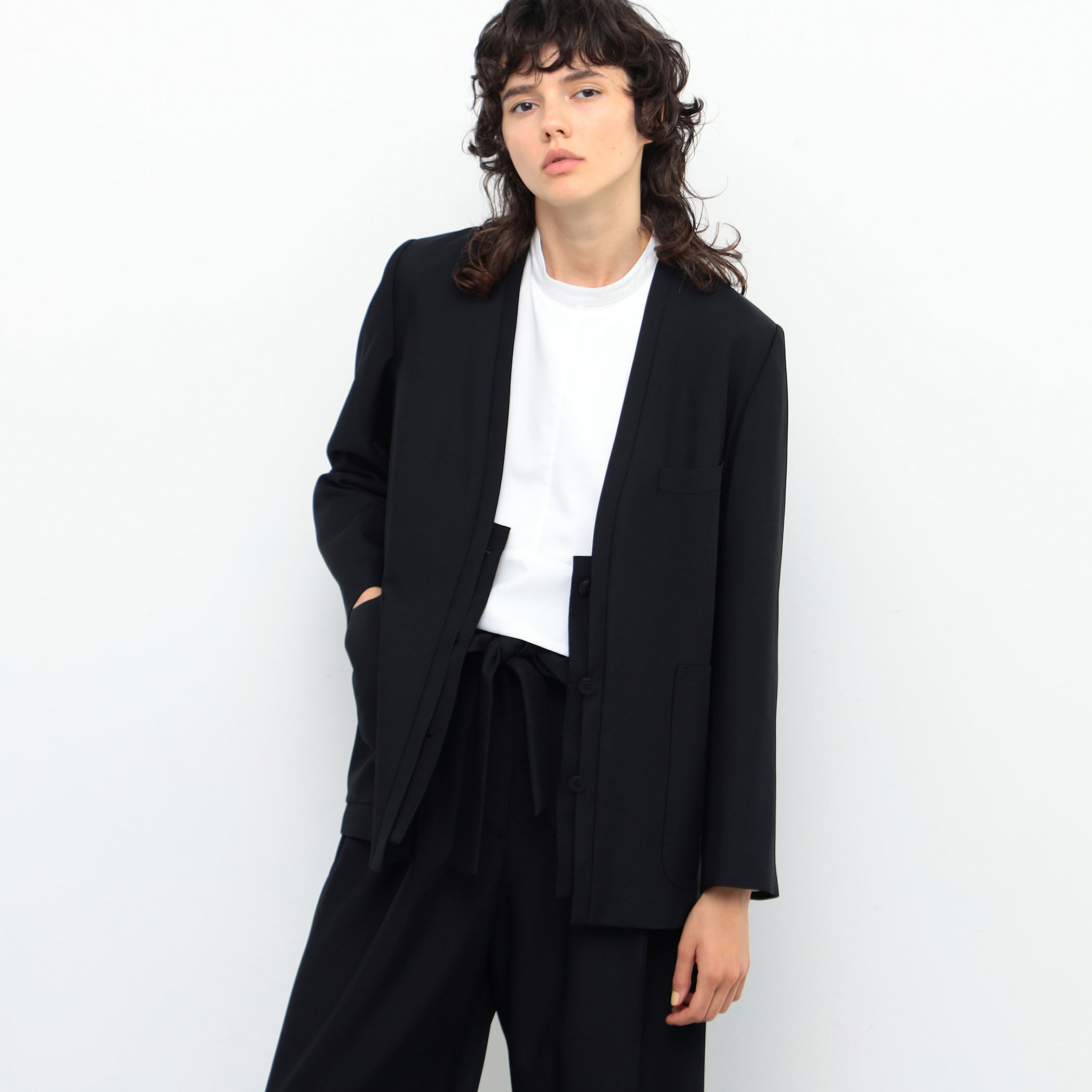 レーヨンポリエステルリラックスノーカラージャケット｜トゥモローランド 公式通販