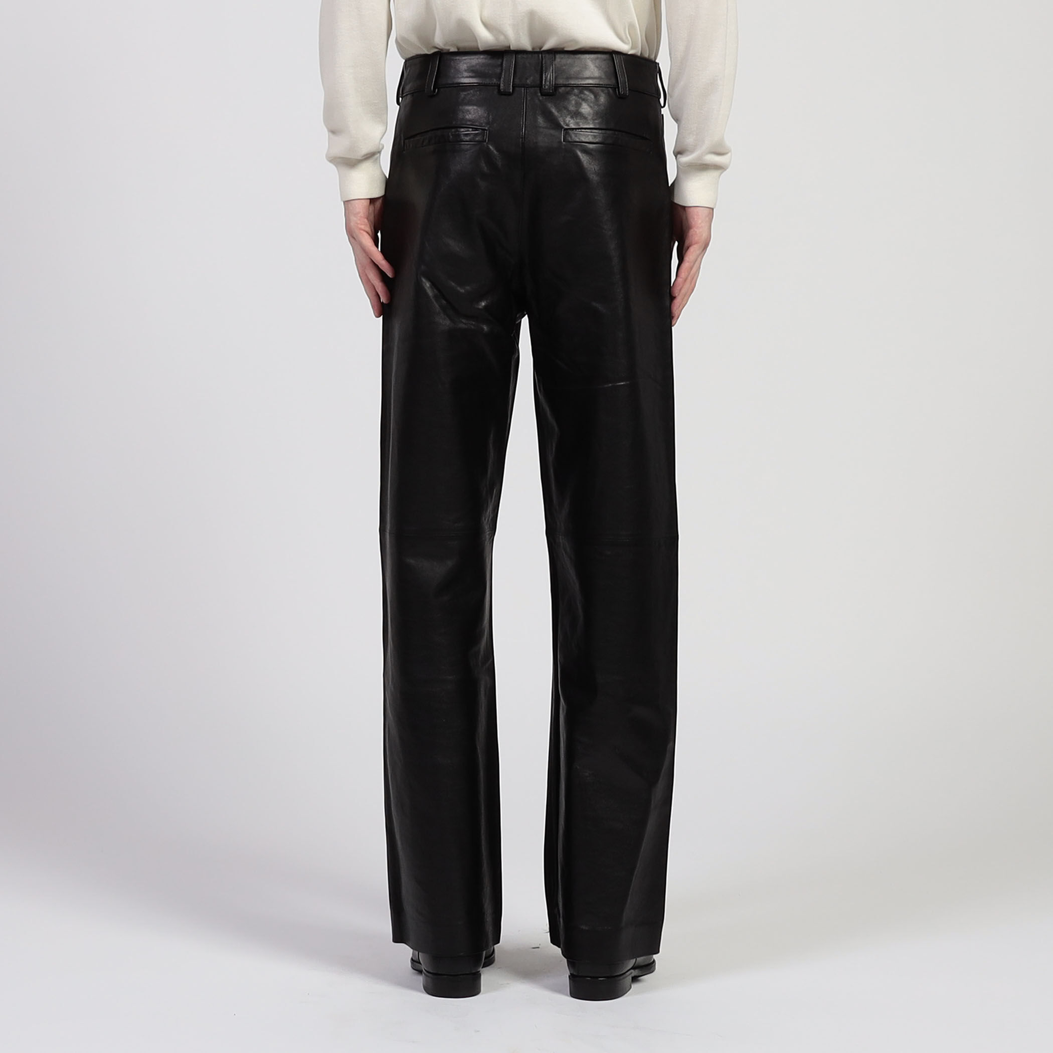 □entire studios ストレートレッグ レザーパンツ｜トゥモローランド