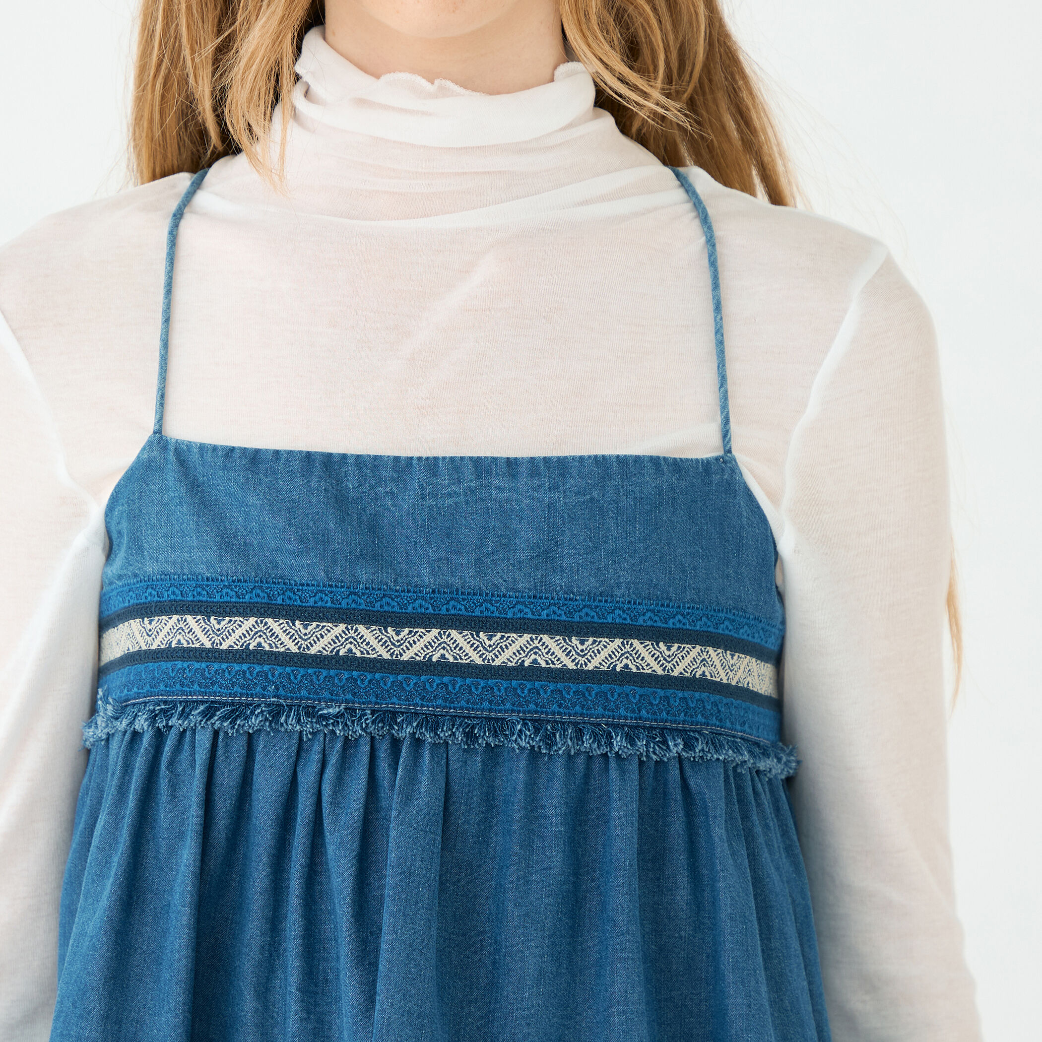 ラインエンブロイダリー ペプラムキャミソール｜トゥモローランド 公式通販