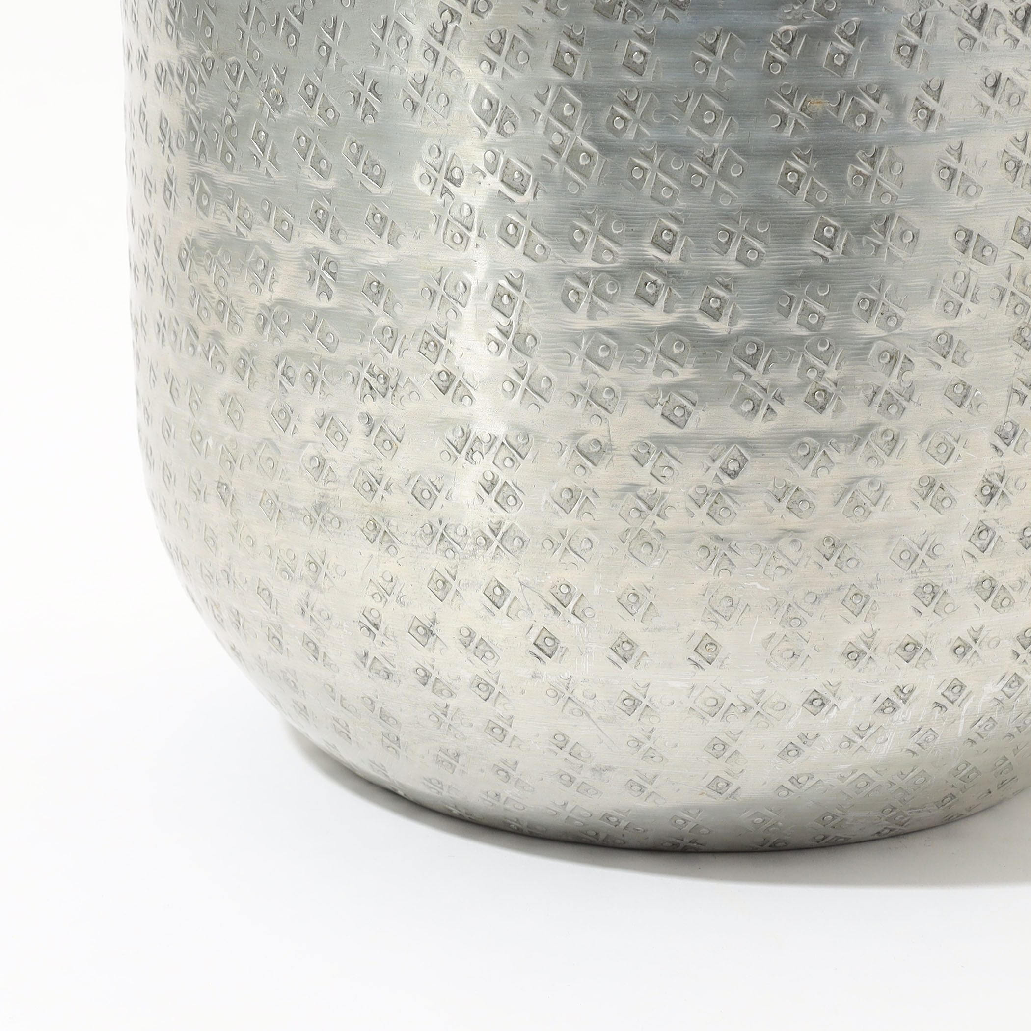 エンボス加工シルバー花瓶 ヌキテパ エンボス加工シルバー花瓶 ヌキテパ エンボス加工シルバー花瓶