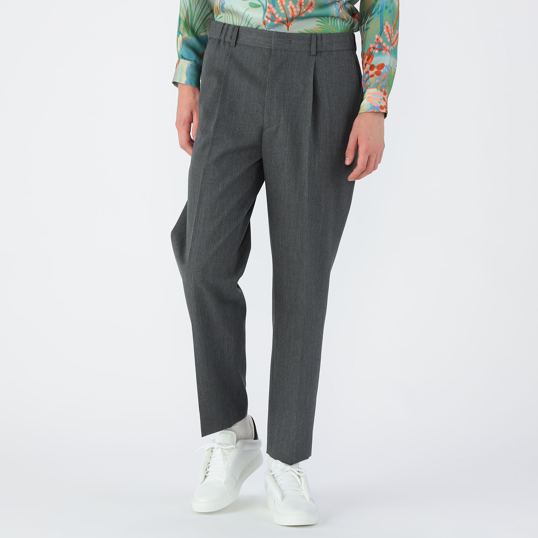 CABaN ウールギャバジン 1タックテーパードパンツ｜トゥモローランド