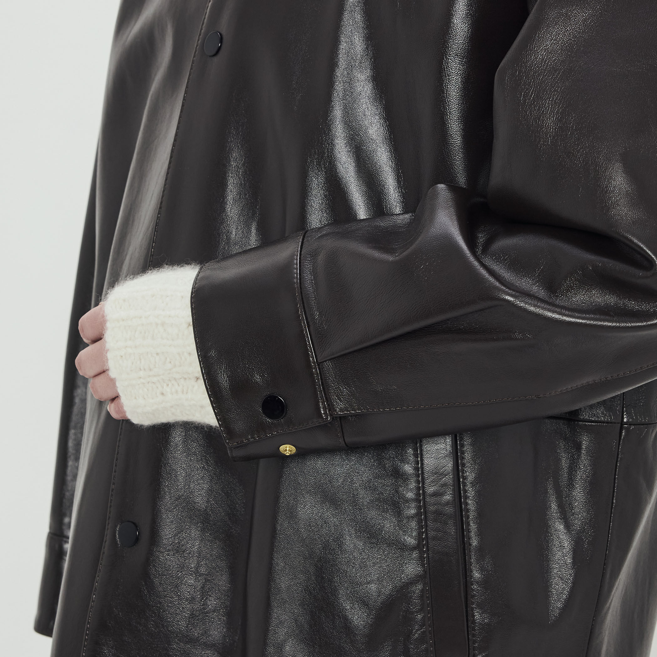 パテントレザー ステンカラーコート｜トゥモローランド 公式通販