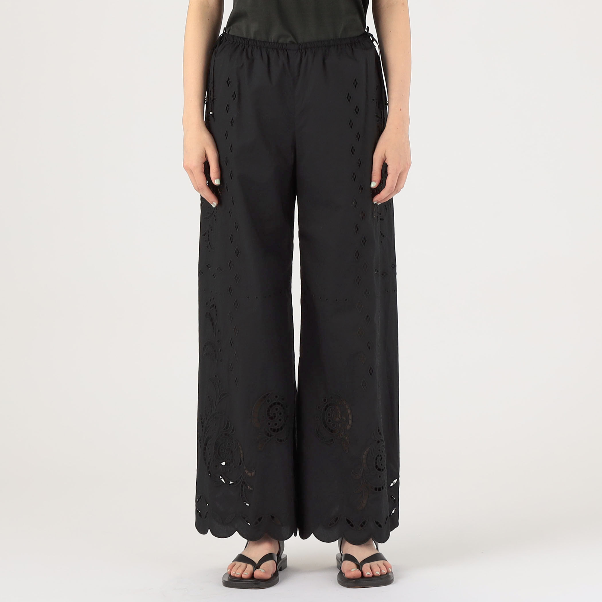 カットワークエンブロイダリー ストレートパンツ｜トゥモローランド