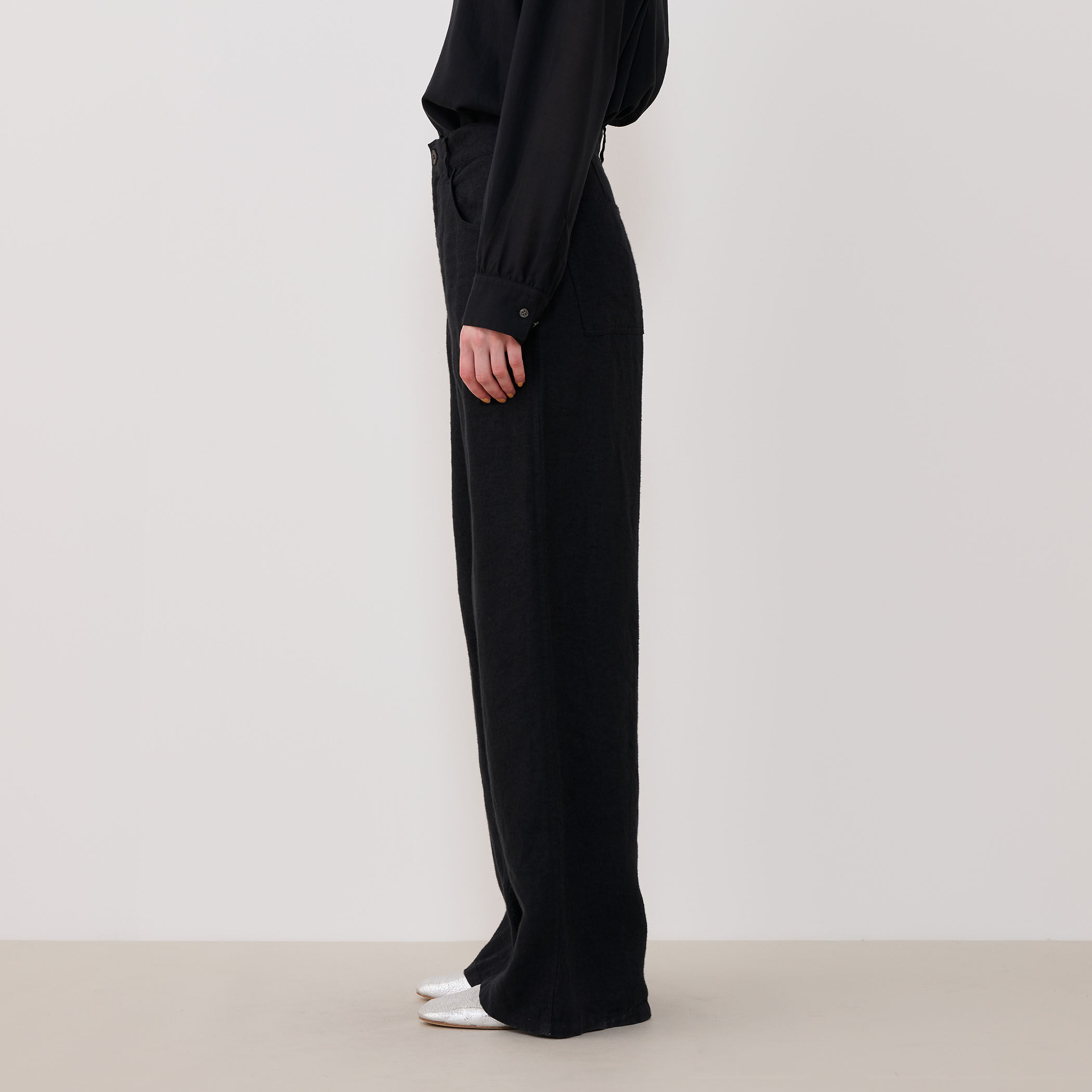 ブラッシュドリネン リラックスフィットパンツ｜トゥモローランド 公式通販