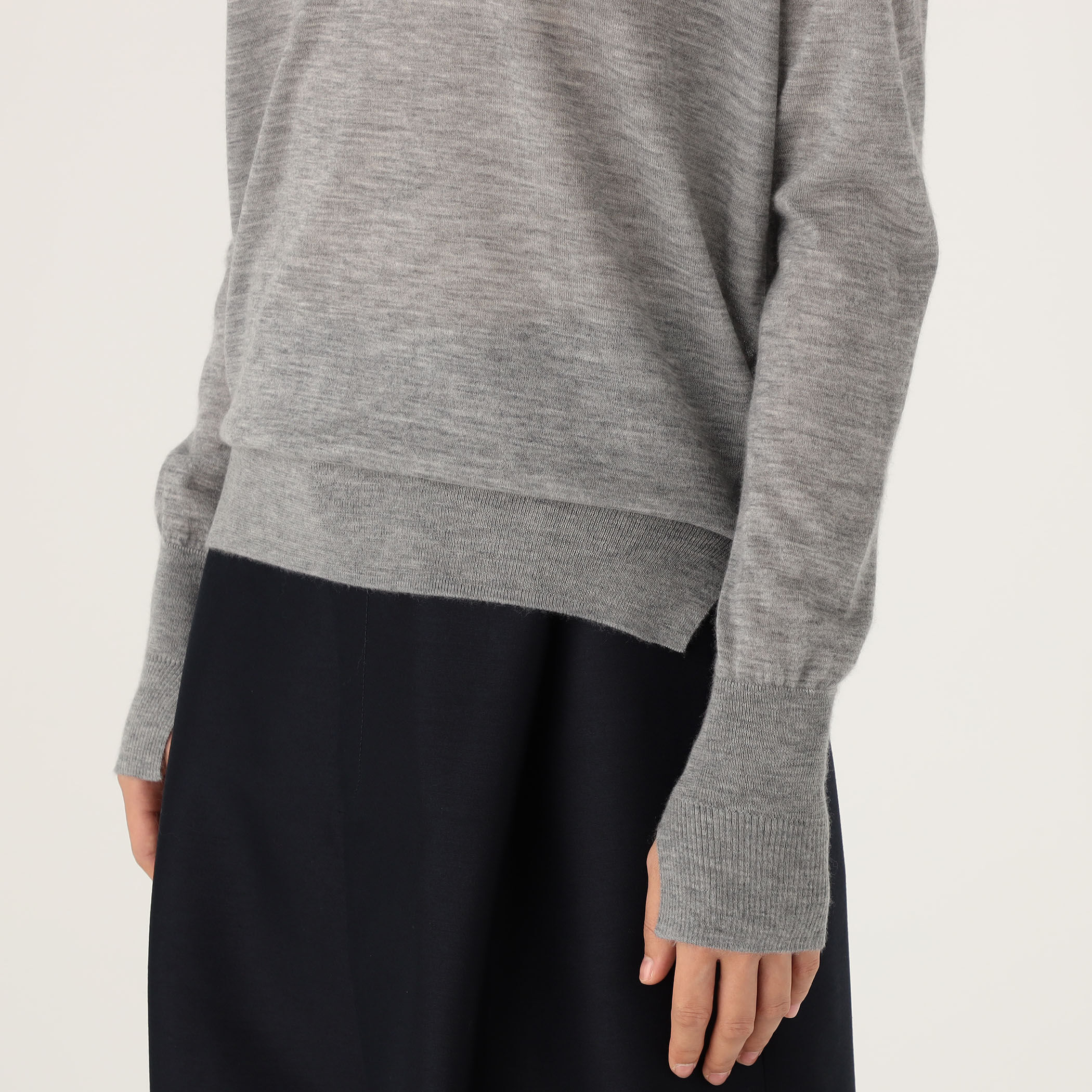 ハイゲージカシミヤ Vネックプルオーバー｜トゥモローランド