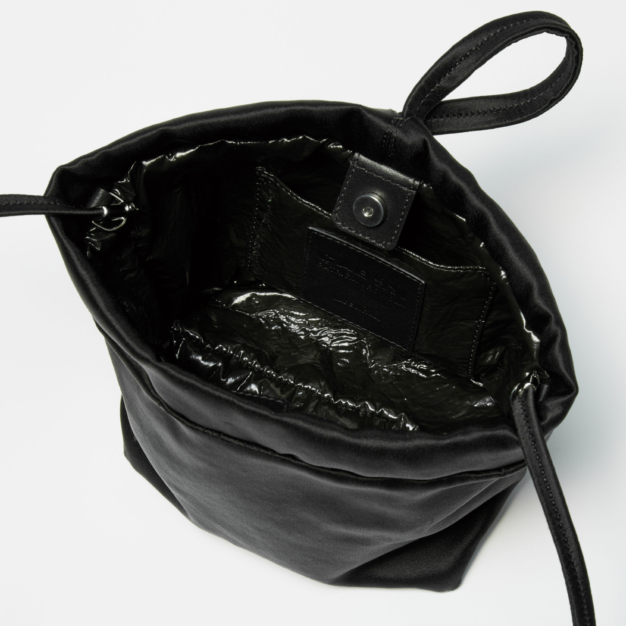 CABaN by Patricia Urquiola スモールサテンポシェット CABaN by Patricia Urquiola スモールサテンポシェット