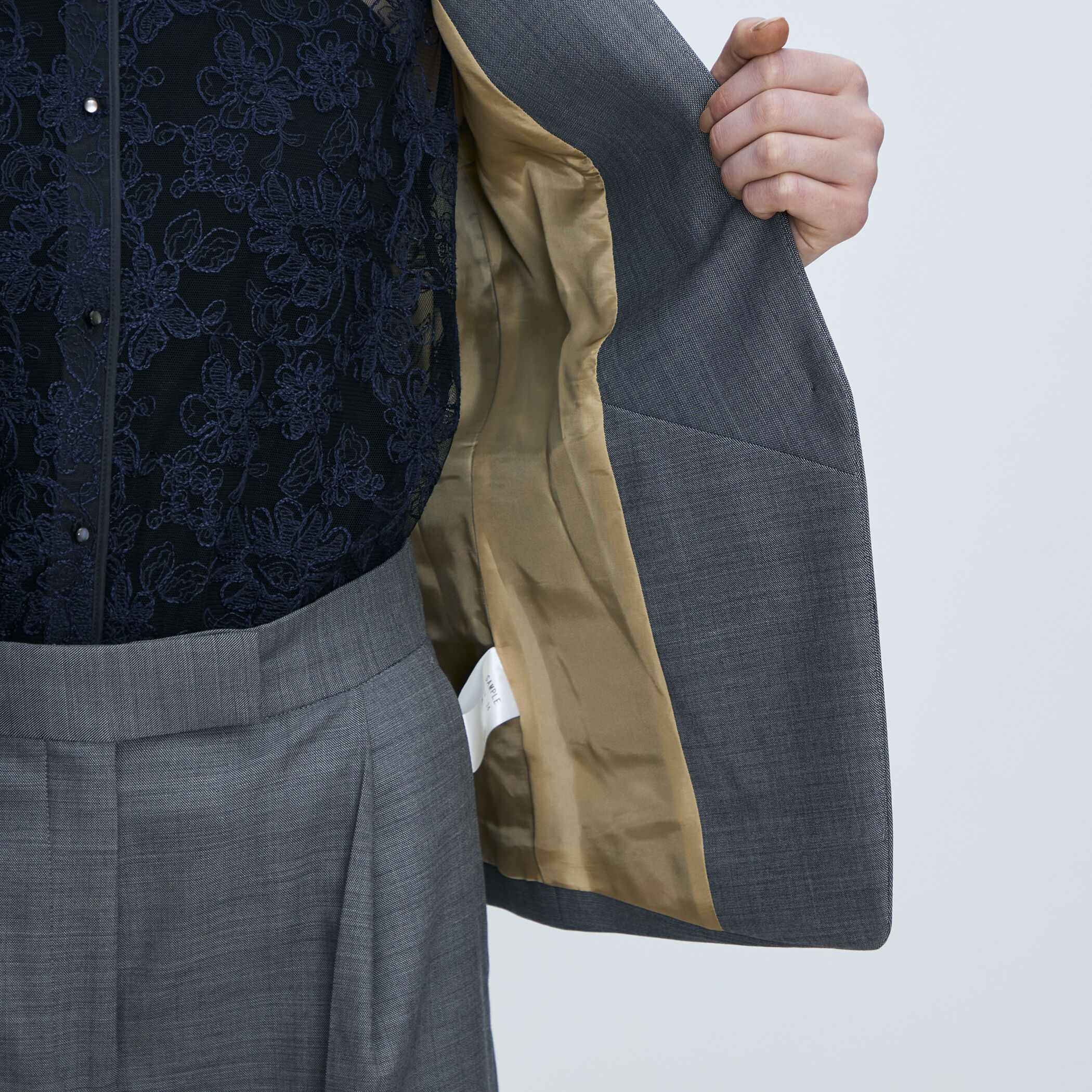 シャイニーシャーク キザミカラージャケット｜トゥモローランド 公式通販