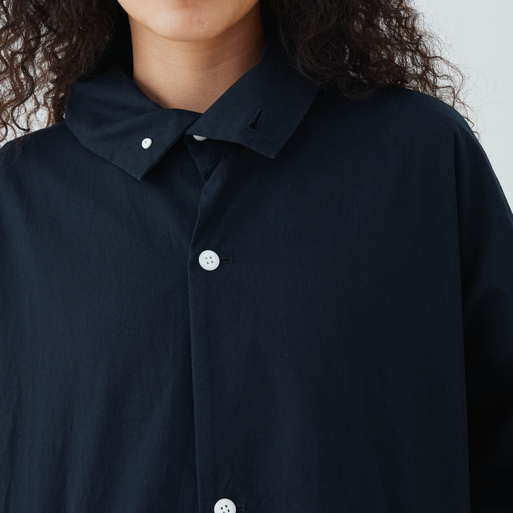 パラシュートクロス スタンドカラーオーバーコート｜トゥモローランド