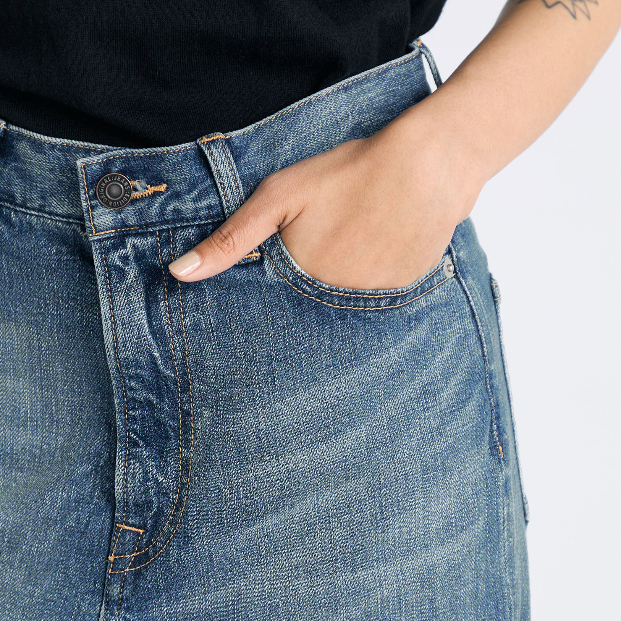 エッセンシャルデニム フレアパンツ｜トゥモローランド 公式サイト