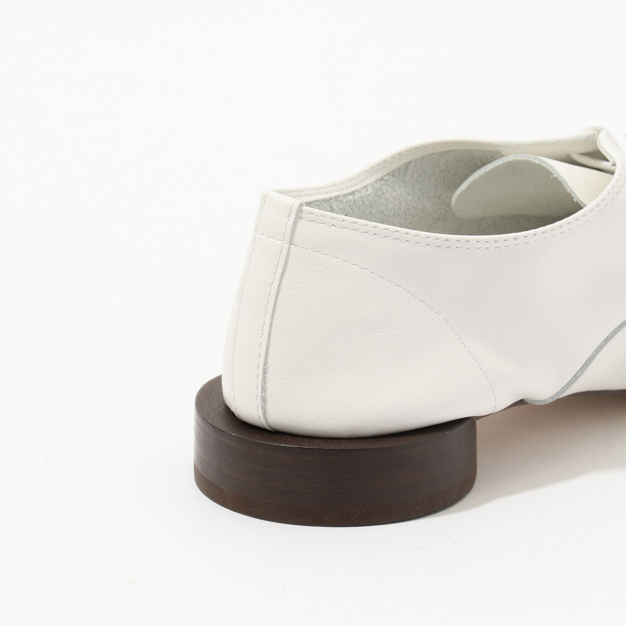 JACQUEMUS タフルフレストシアリンクコト 251CO1011664 110 Zizi JACQUEMUS by Repetto｜トゥモローランド 公式通販
