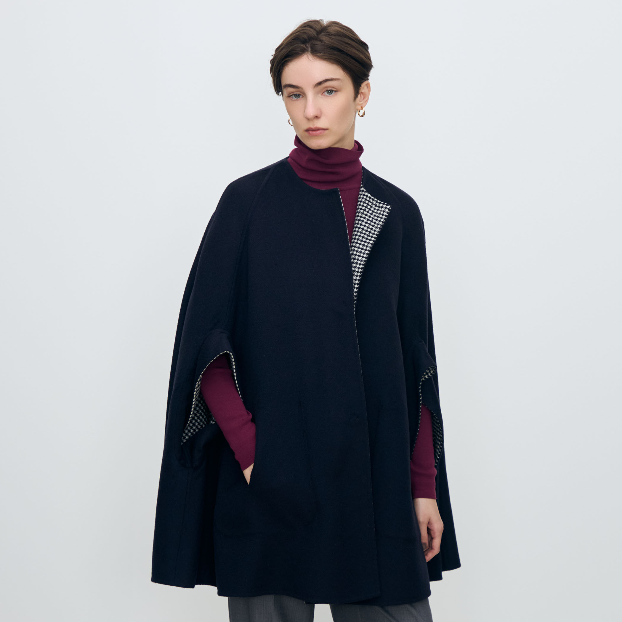 スーパーダブルフェイス リバーシブルマントコート｜トゥモローランド