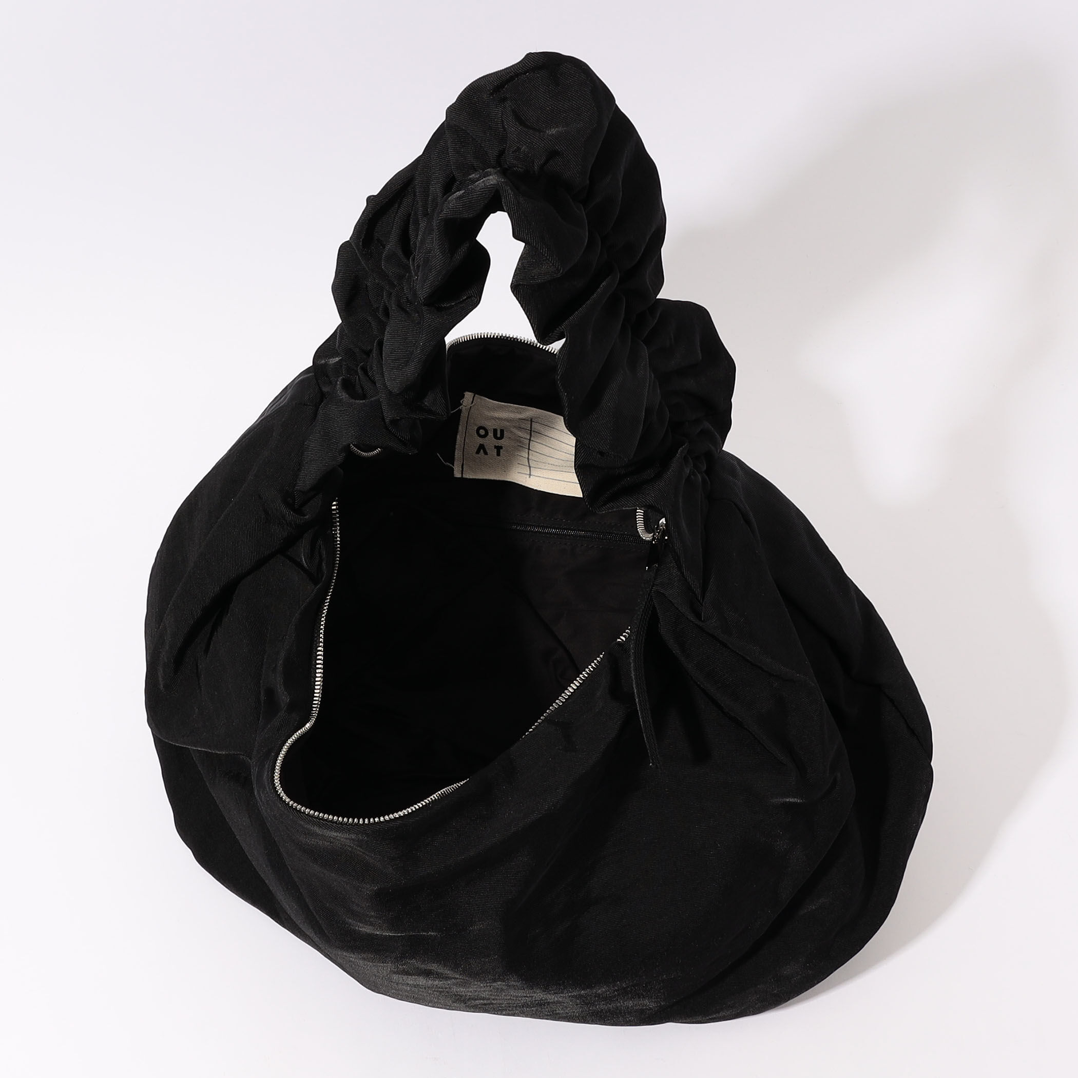 タグ付き OUAT office bag ブラック 黒 OUAT OFFICE BAG｜トゥモローランド 公式サイト