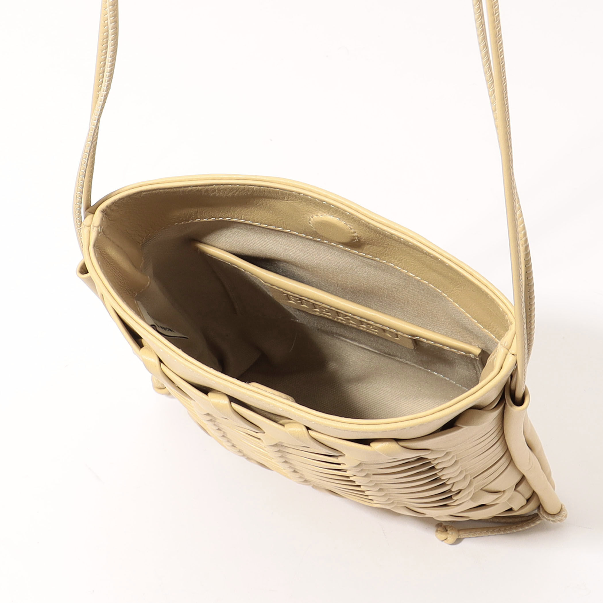 美品☆HEREU trena ショルダーバッグ ミニサイズ　ホワイト 美品☆HEREU trena ショルダーバッグ ミニサイズ ホワイト