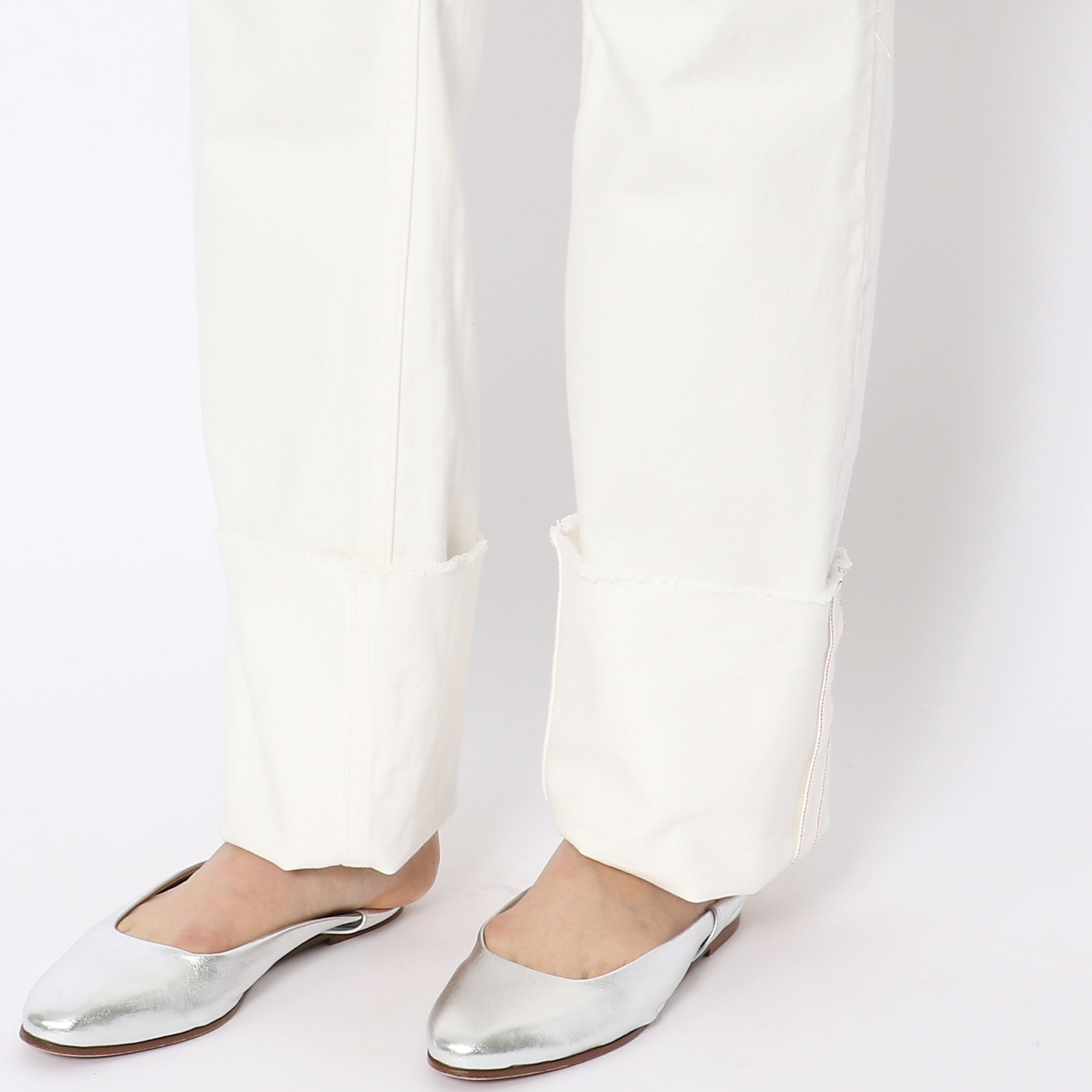 コットンデニム ロングヘムストレートパンツ｜トゥモローランド
