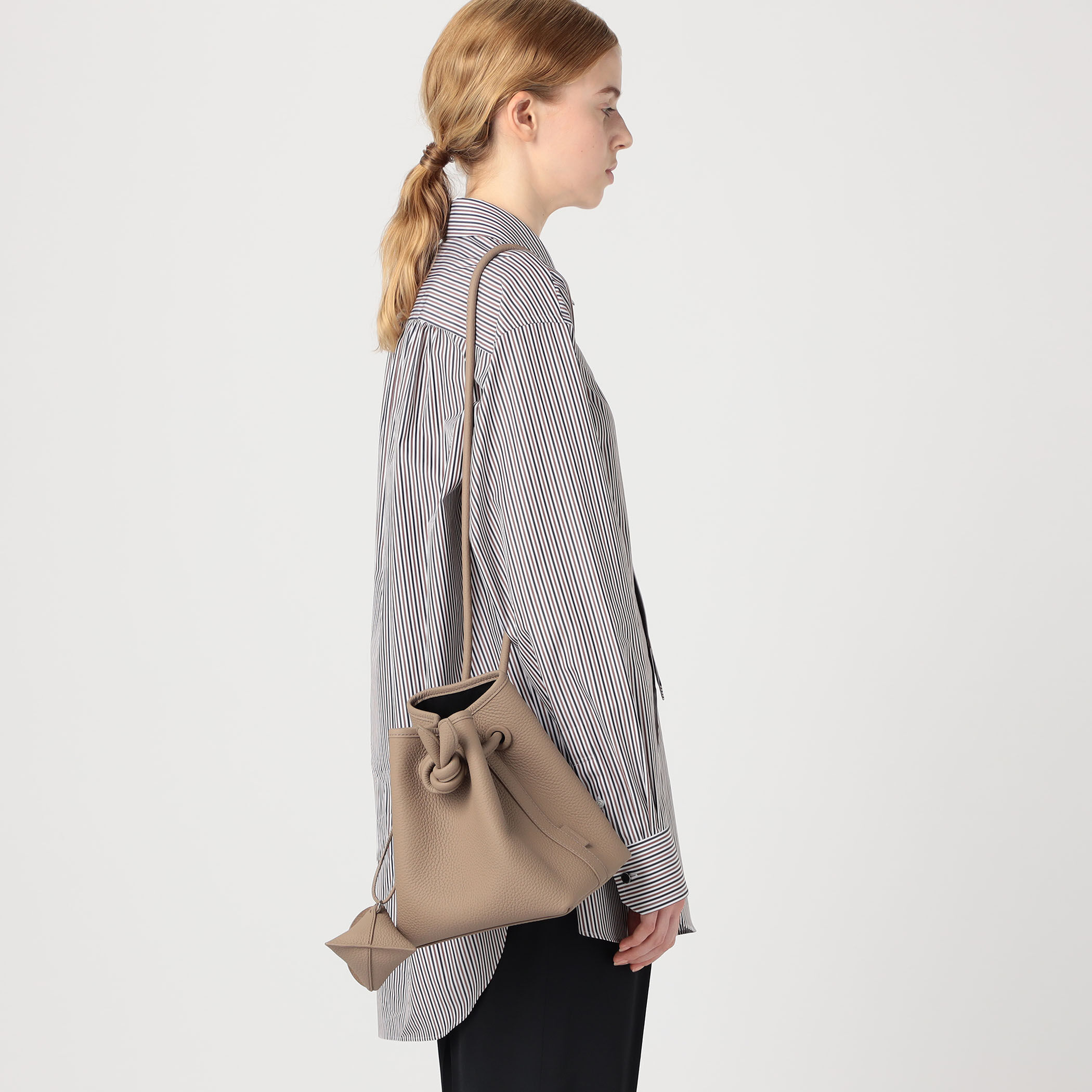 別注】VASIC BOND MINI CHARM バッグ｜トゥモローランド 公式通販