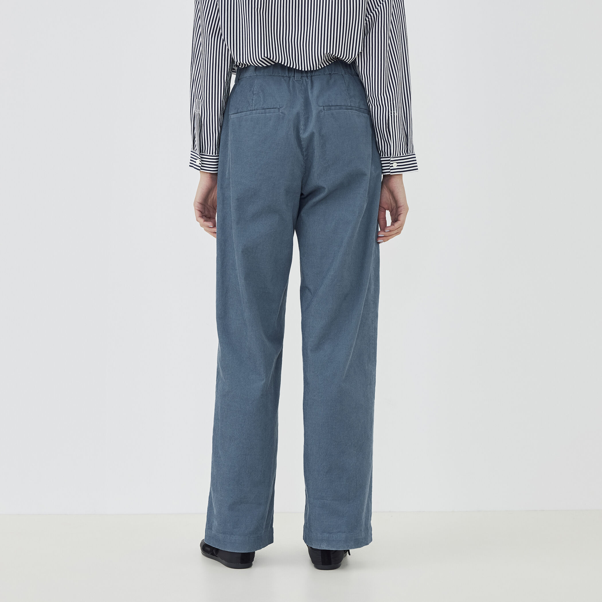 WEB先行予約】ライトコーデュロイ イージーストレートパンツ