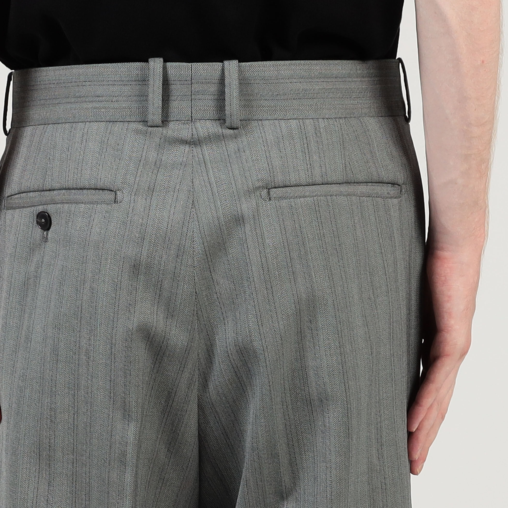 MAATEE&SONS ウールシルクヘリンボーン 1プリーツスラックス