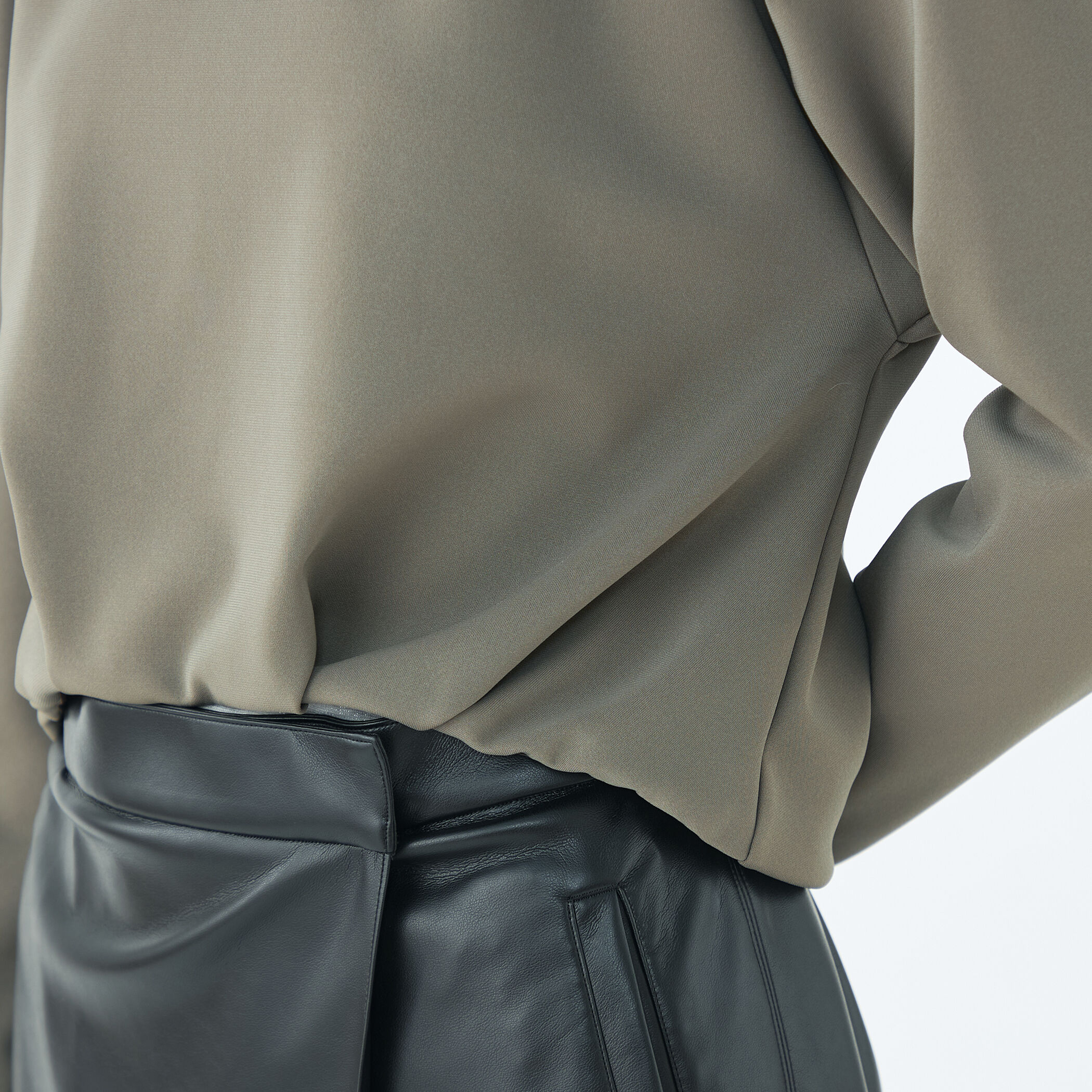 □エラスティックジャージー タックショートプルオーバー