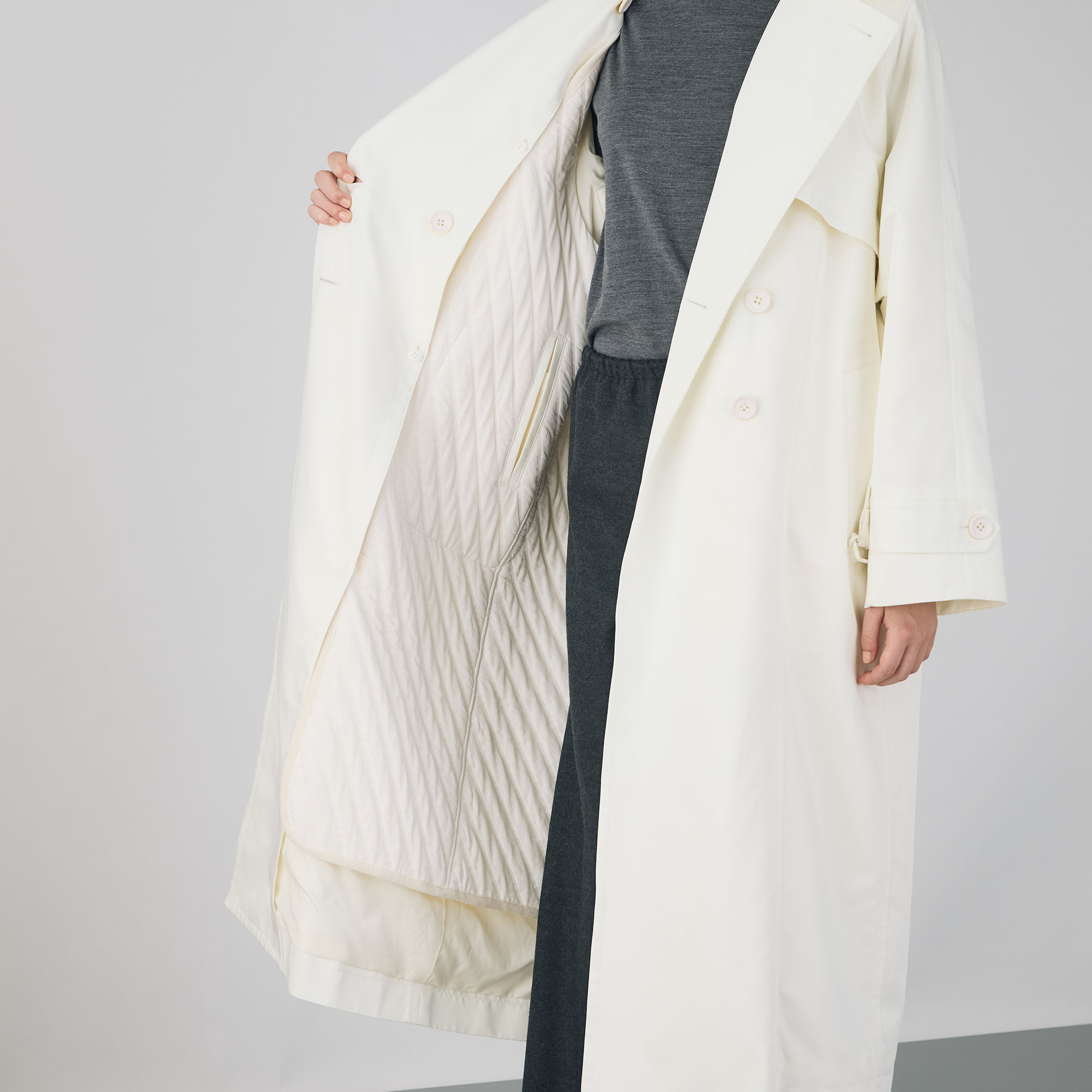 ポリエステルスムースダブルクロス トレンチコート｜トゥモローランド