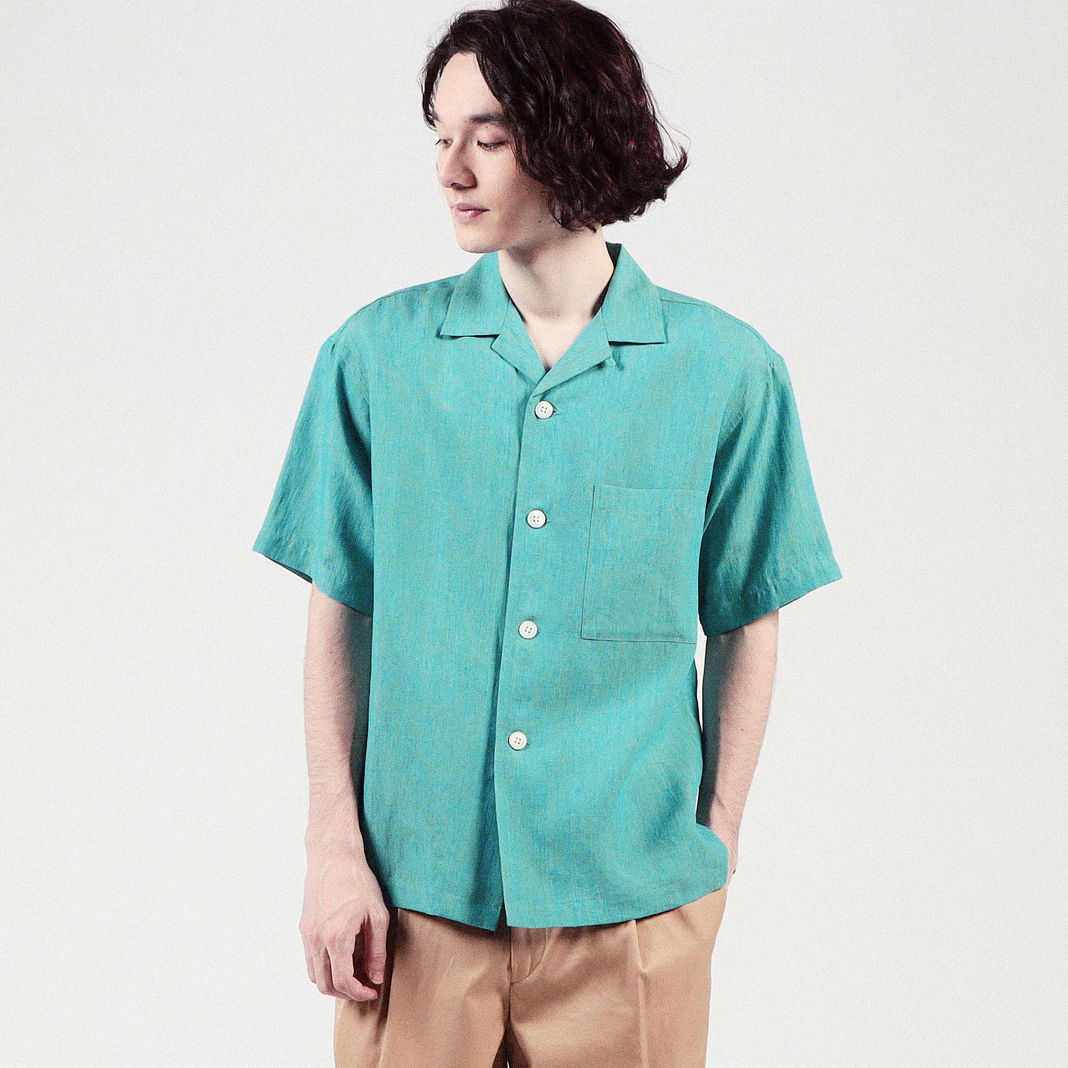 caban（キャバン）の「CABaN リネン ハイカラーフレンチスリーブ