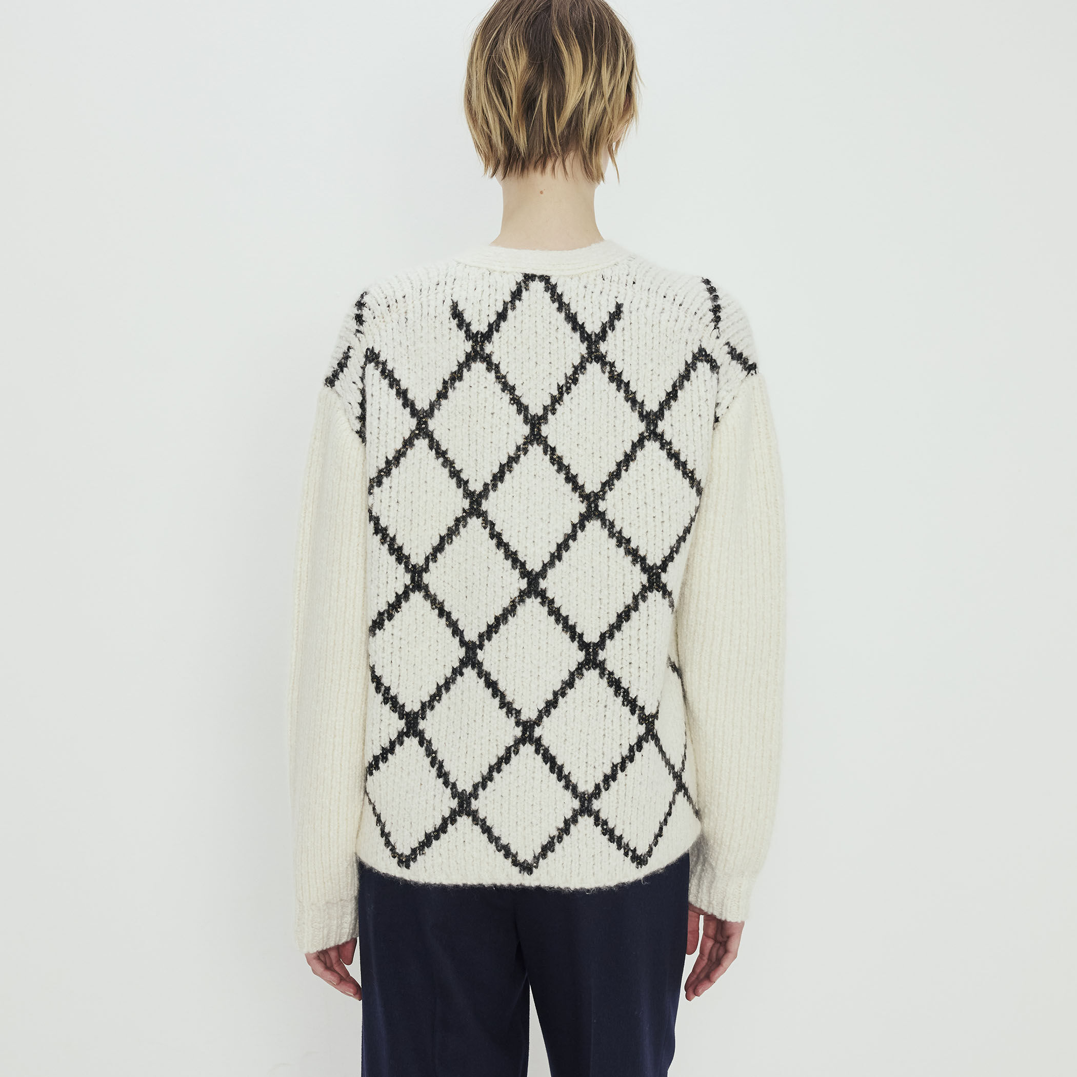 カシミヤ モノトーンアーガイルVネックカーディガン｜トゥモローランド