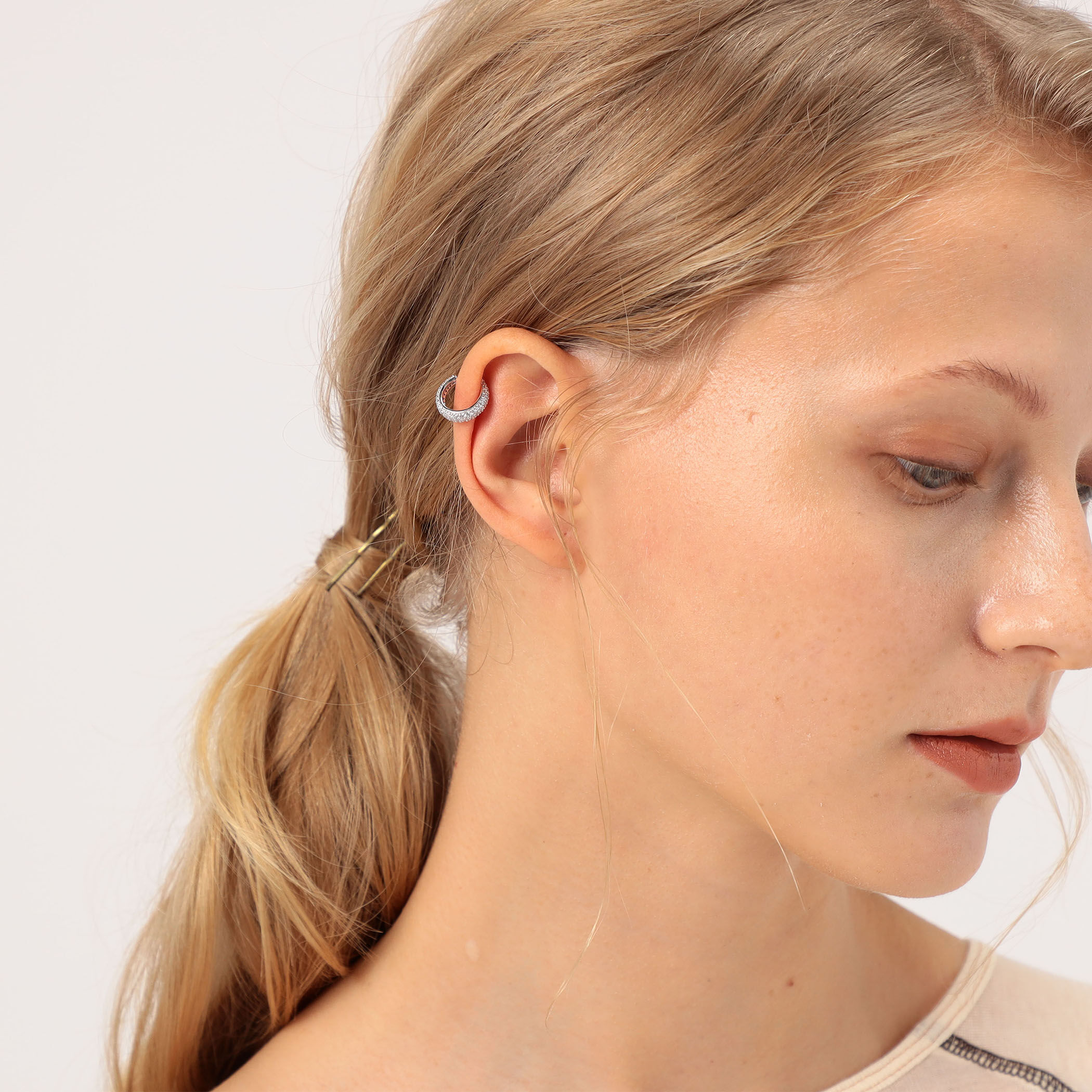 TOM WOOD Ear Cuff Slim Zirconia｜トゥモローランド 公式通販