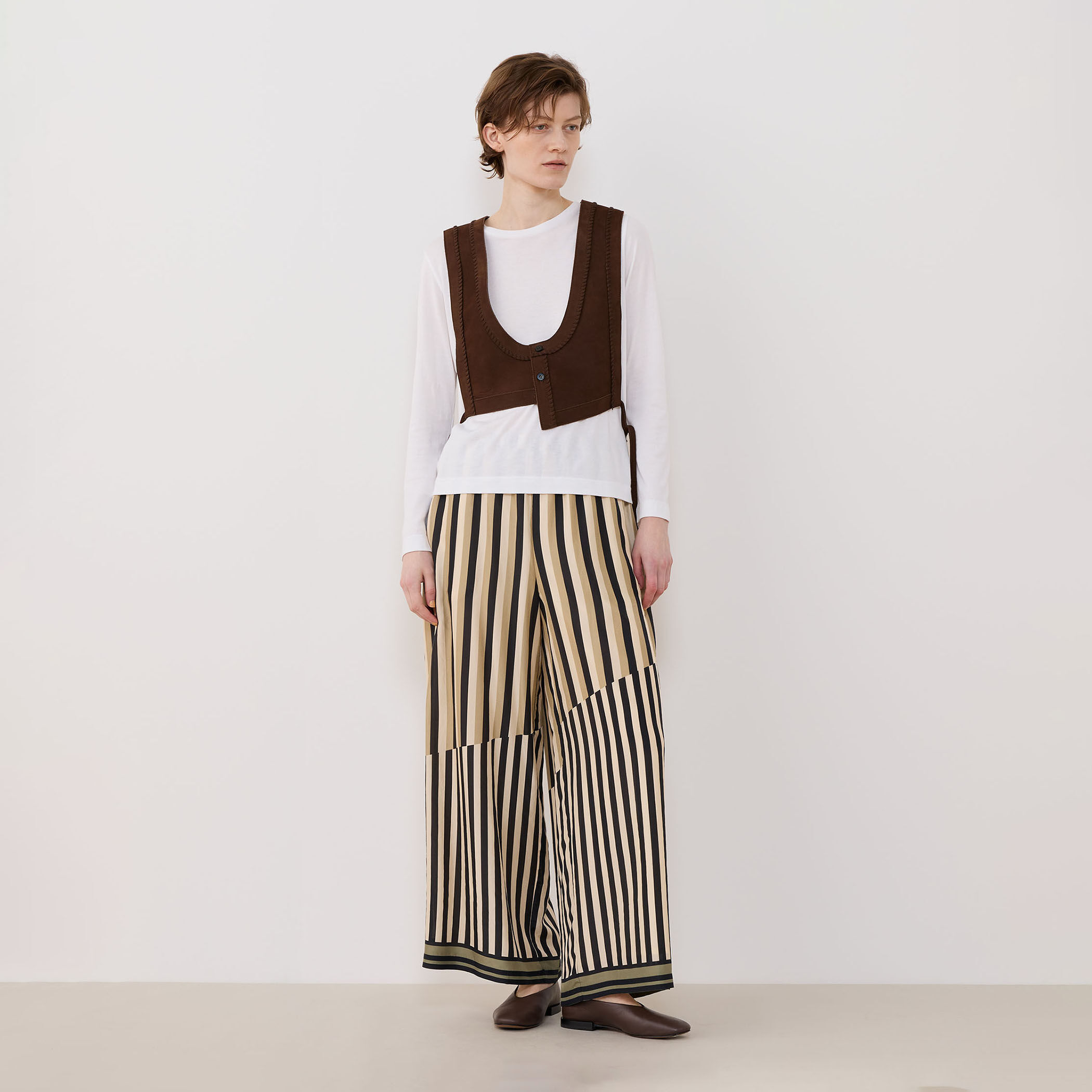 新品未使用 dahl'ia ダリア リネンパンツ Herdmans saro SARO