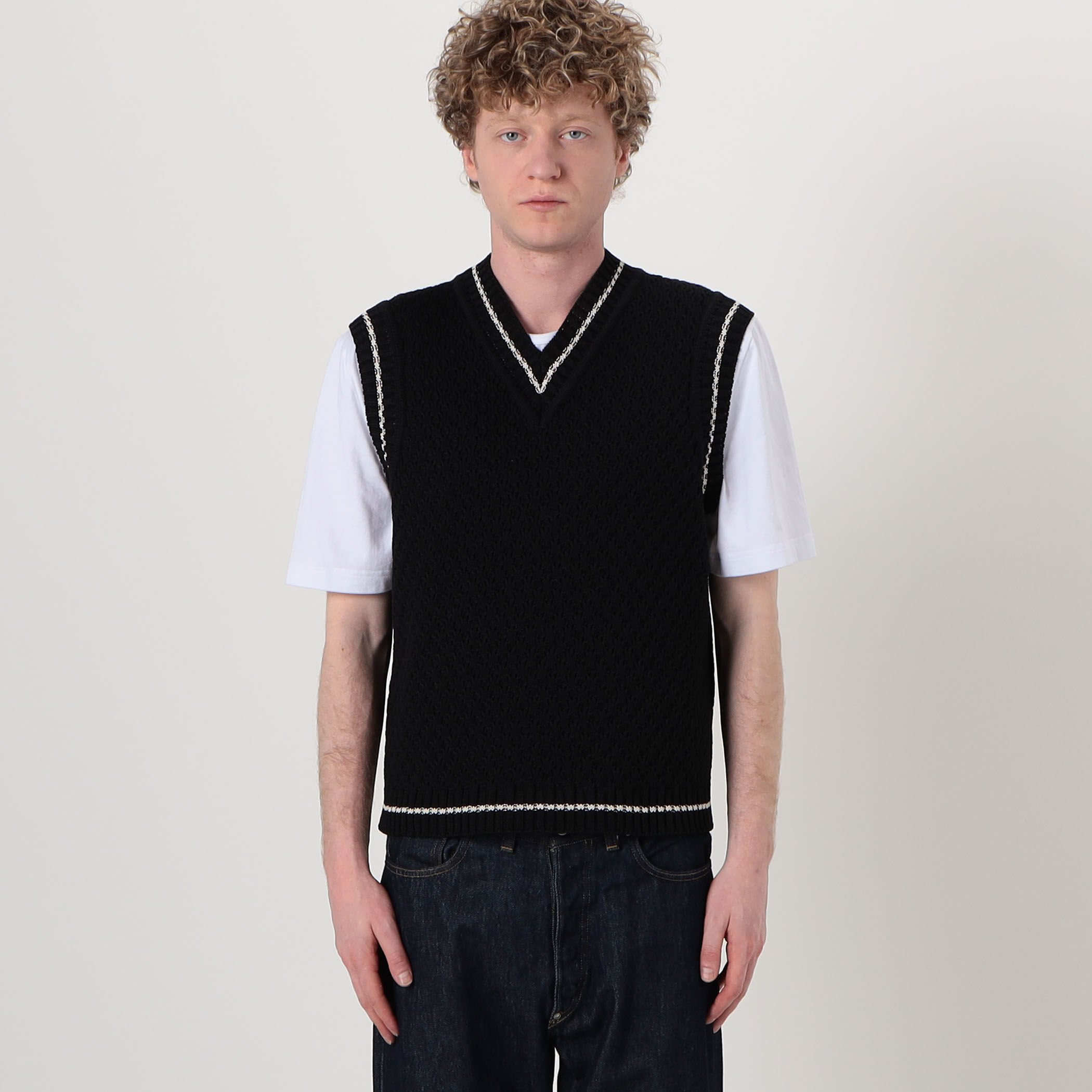OUAT  VEST ニットベスト クロップド OUAT META VEST コットン Vネック ニットベスト｜トゥモローランド