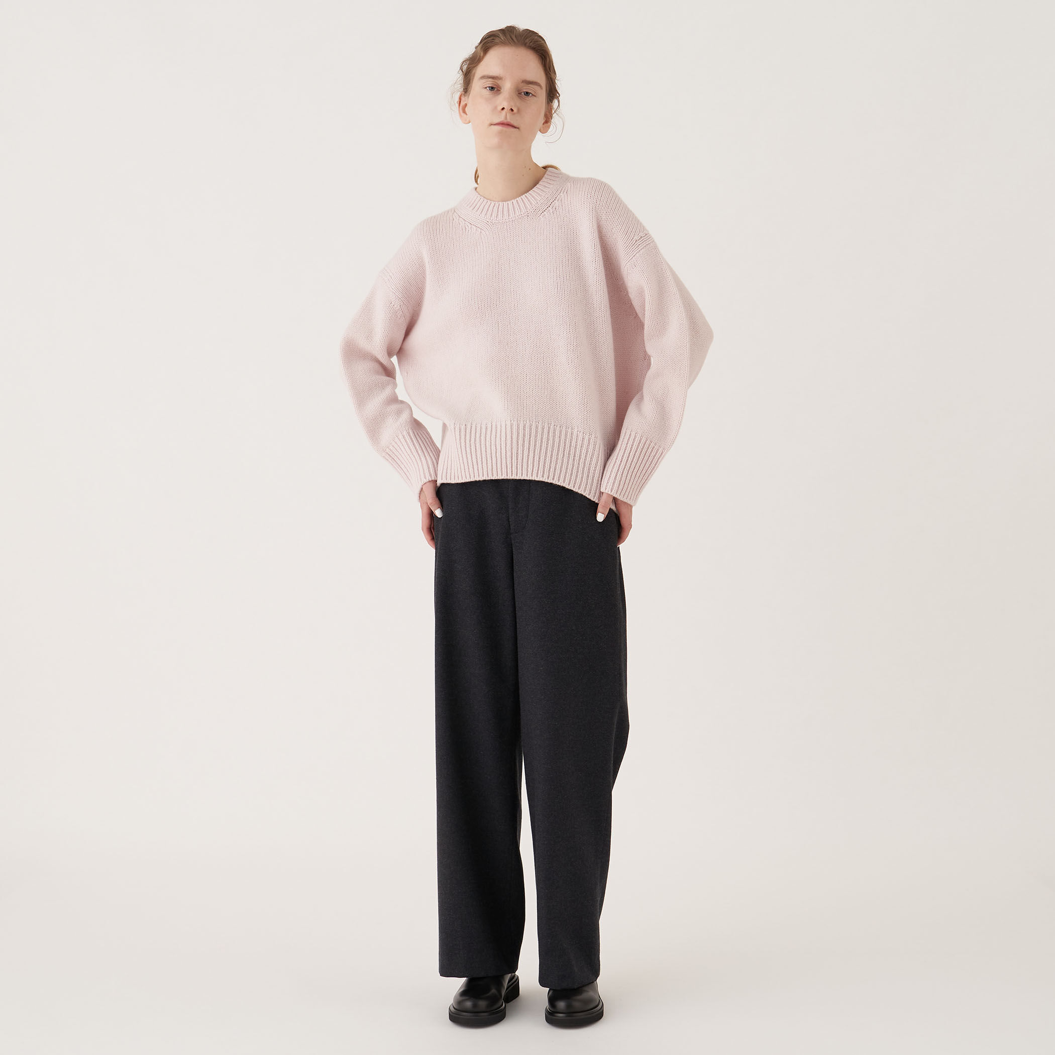 □□□ファインウール クルーネックプルオーバー｜トゥモローランド