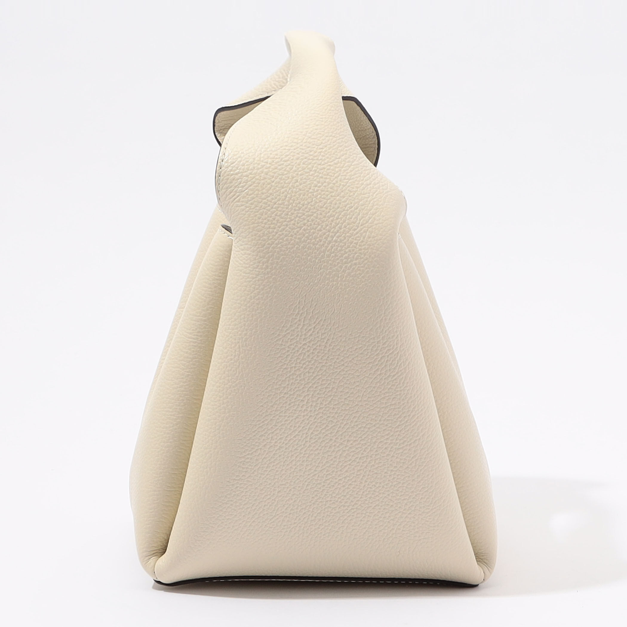 【TOTEME】ストラクチャード バケットバッグ TOTEME】Bucket Bag／バケットバッグ｜THE STORE by C' / ザ