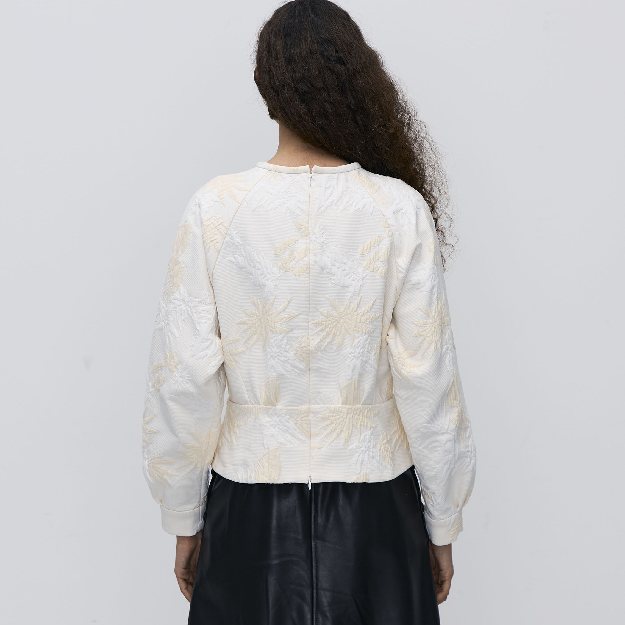 マトラッセ ラグランスリーブプルオーバーブラウス｜トゥモローランド