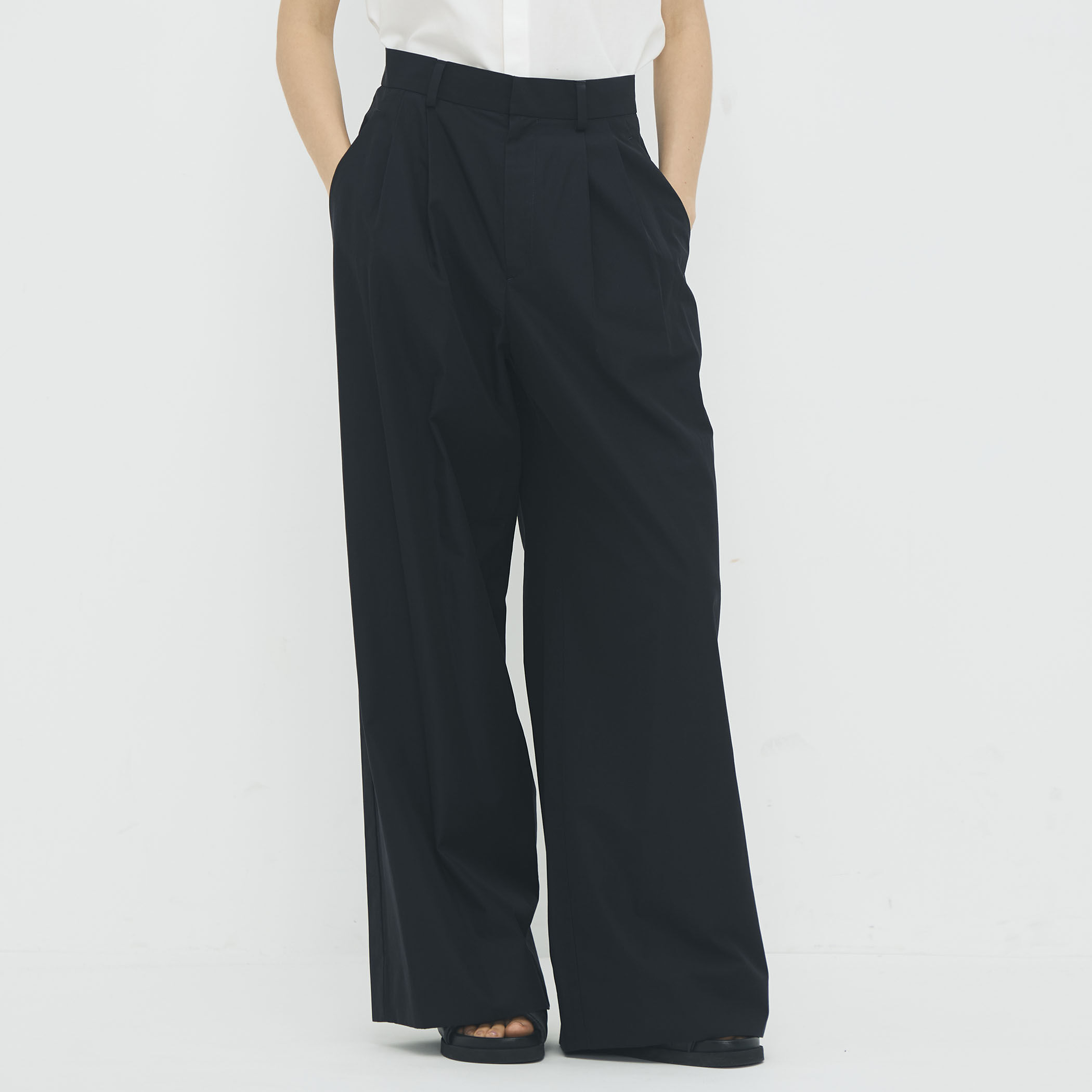 シャトルポプリン 2タックワイドパンツ｜トゥモローランド 公式通販