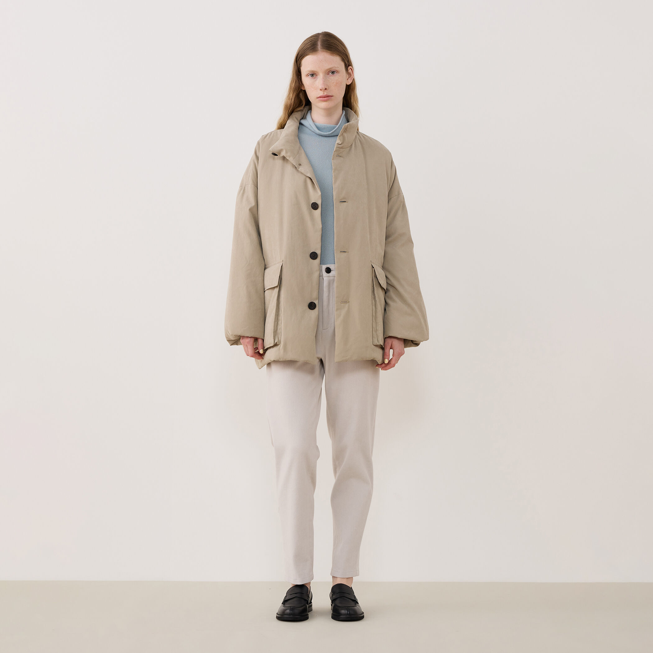 ピーチクロスダウン スタンドカラーオーバーコート｜トゥモローランド