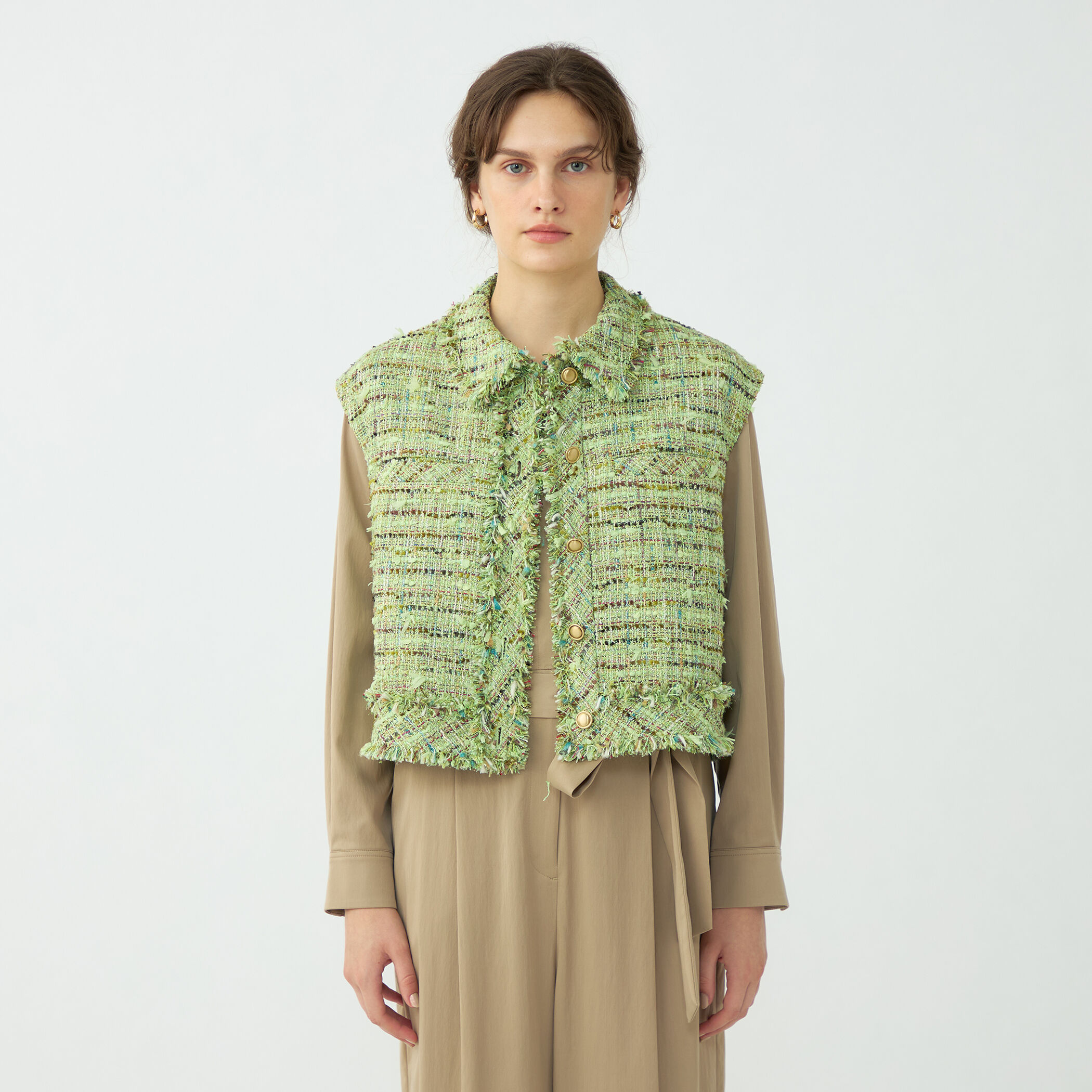 プレリーツイード ステンカラーショートジレ｜トゥモローランド 公式通販